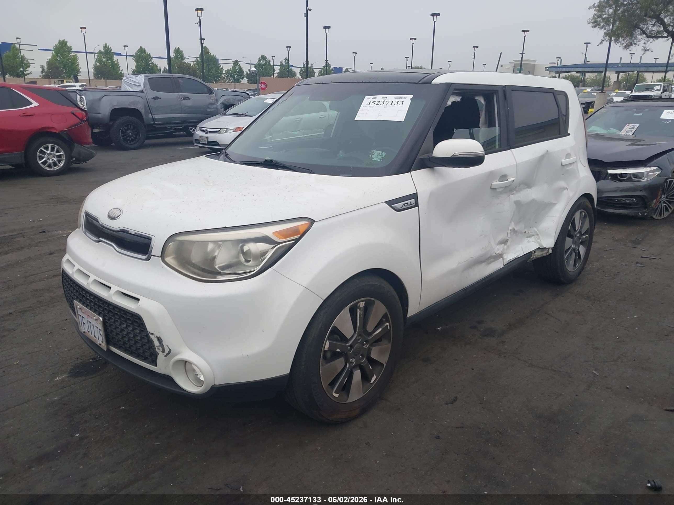 2014 Kia Soul ! White vin: KNDJX3A58E7087396