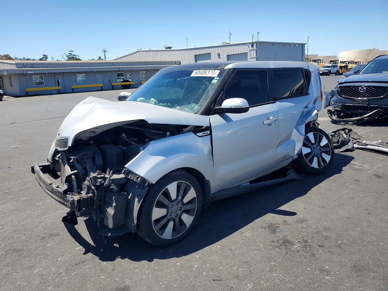 2014 Kia Soul Silver vin: KNDJX3A58E7733780