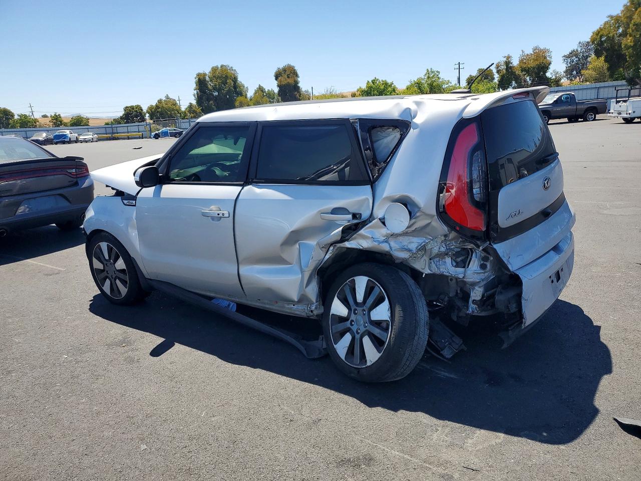 2014 Kia Soul Silver vin: KNDJX3A58E7733780