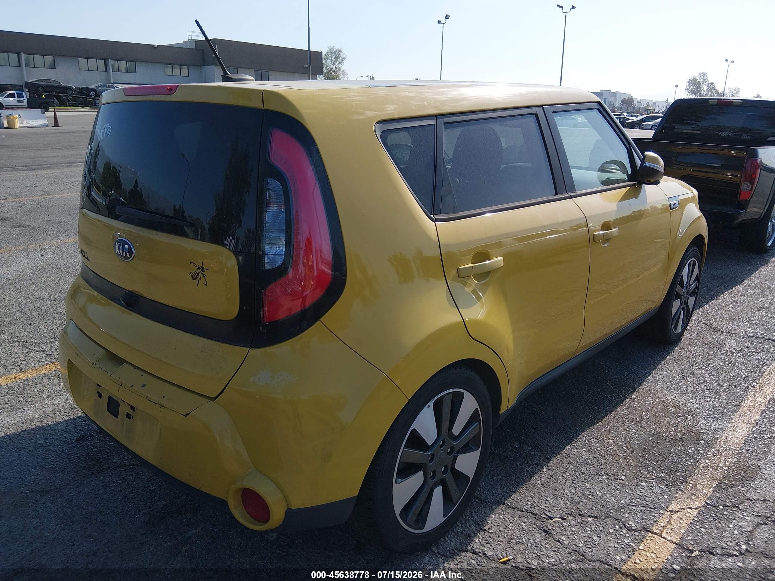 2015 Kia Soul ! Yellow vin: KNDJX3A58F7218148