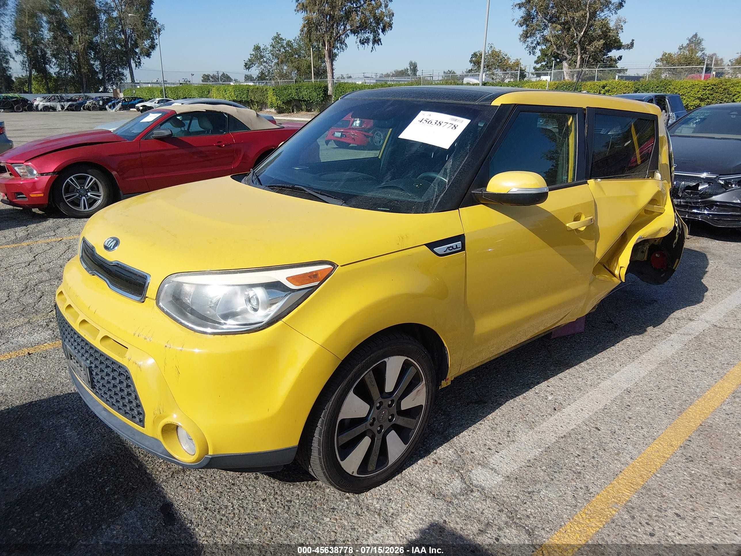2015 Kia Soul ! Yellow vin: KNDJX3A58F7218148