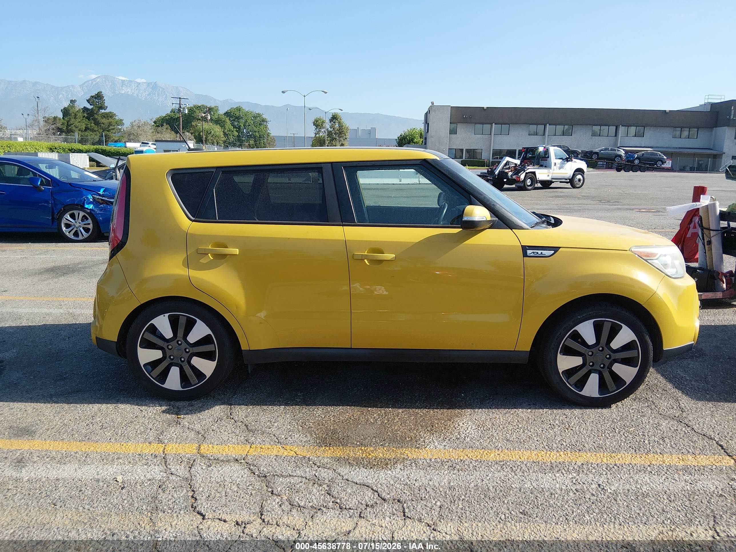 2015 Kia Soul ! Yellow vin: KNDJX3A58F7218148