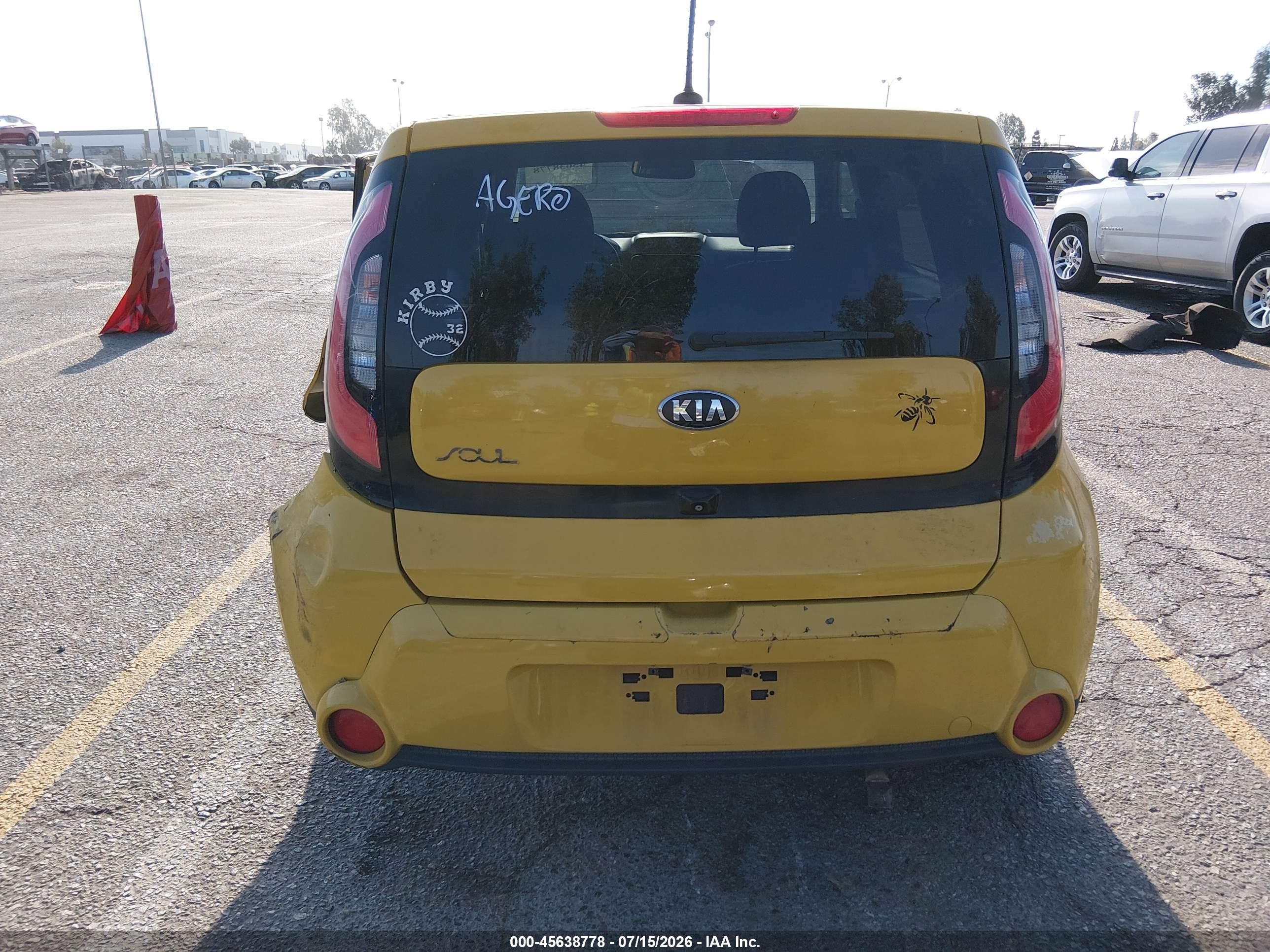2015 Kia Soul ! Yellow vin: KNDJX3A58F7218148