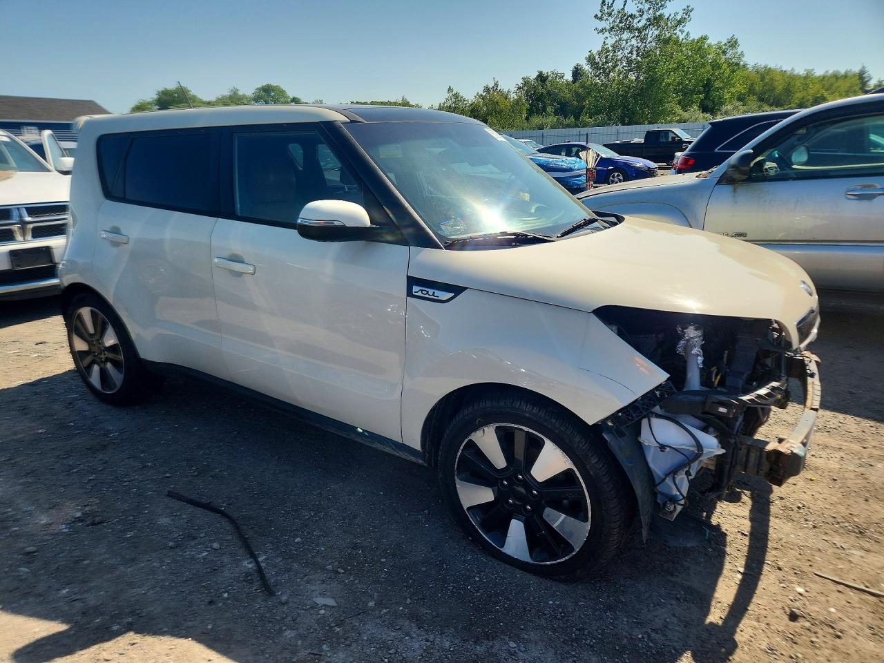 2015 Kia Soul ! Белый vin: KNDJX3A59F7127731