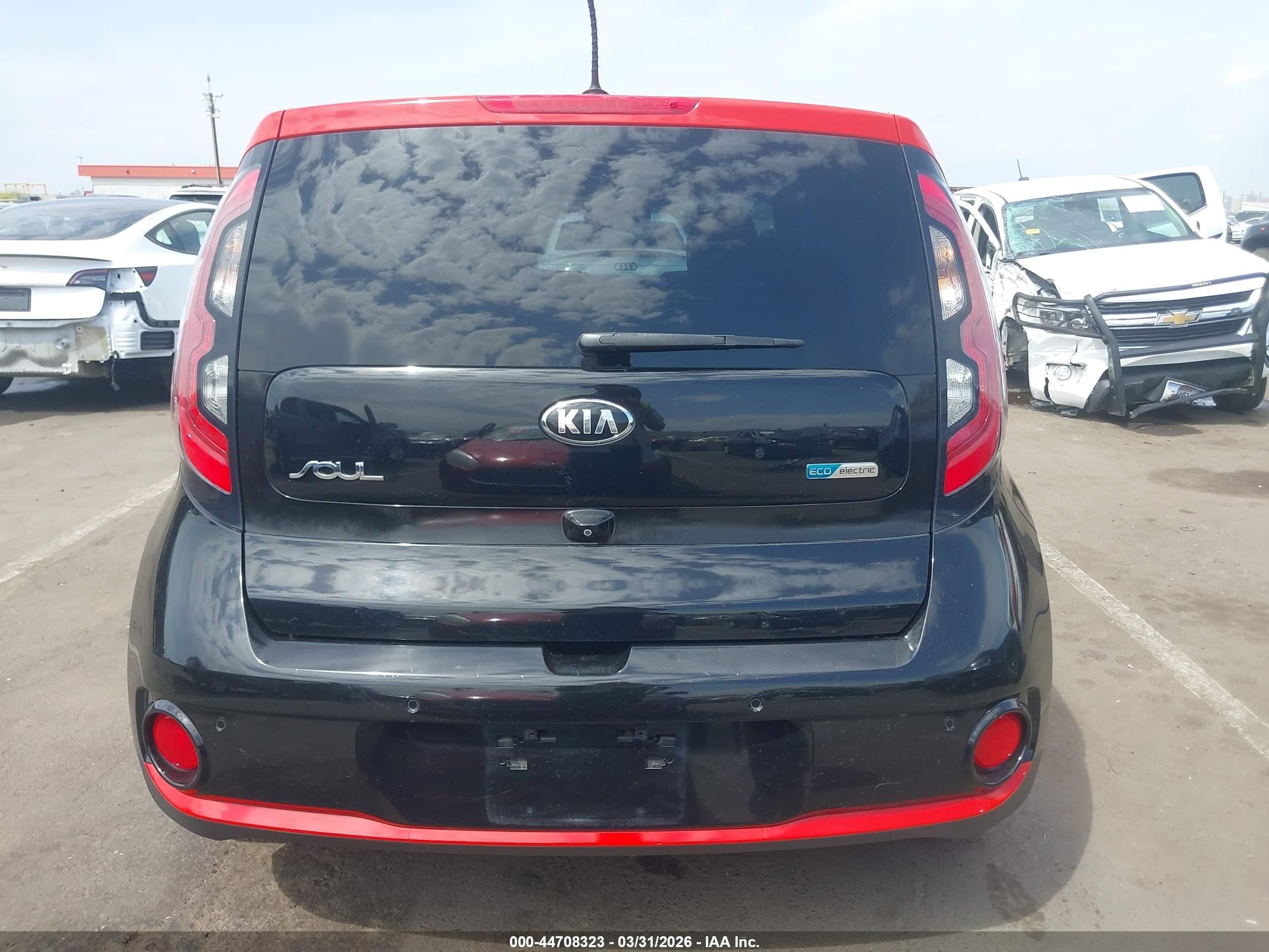 2015 Kia Soul Ev + Black vin: KNDJX3AE6F7001911