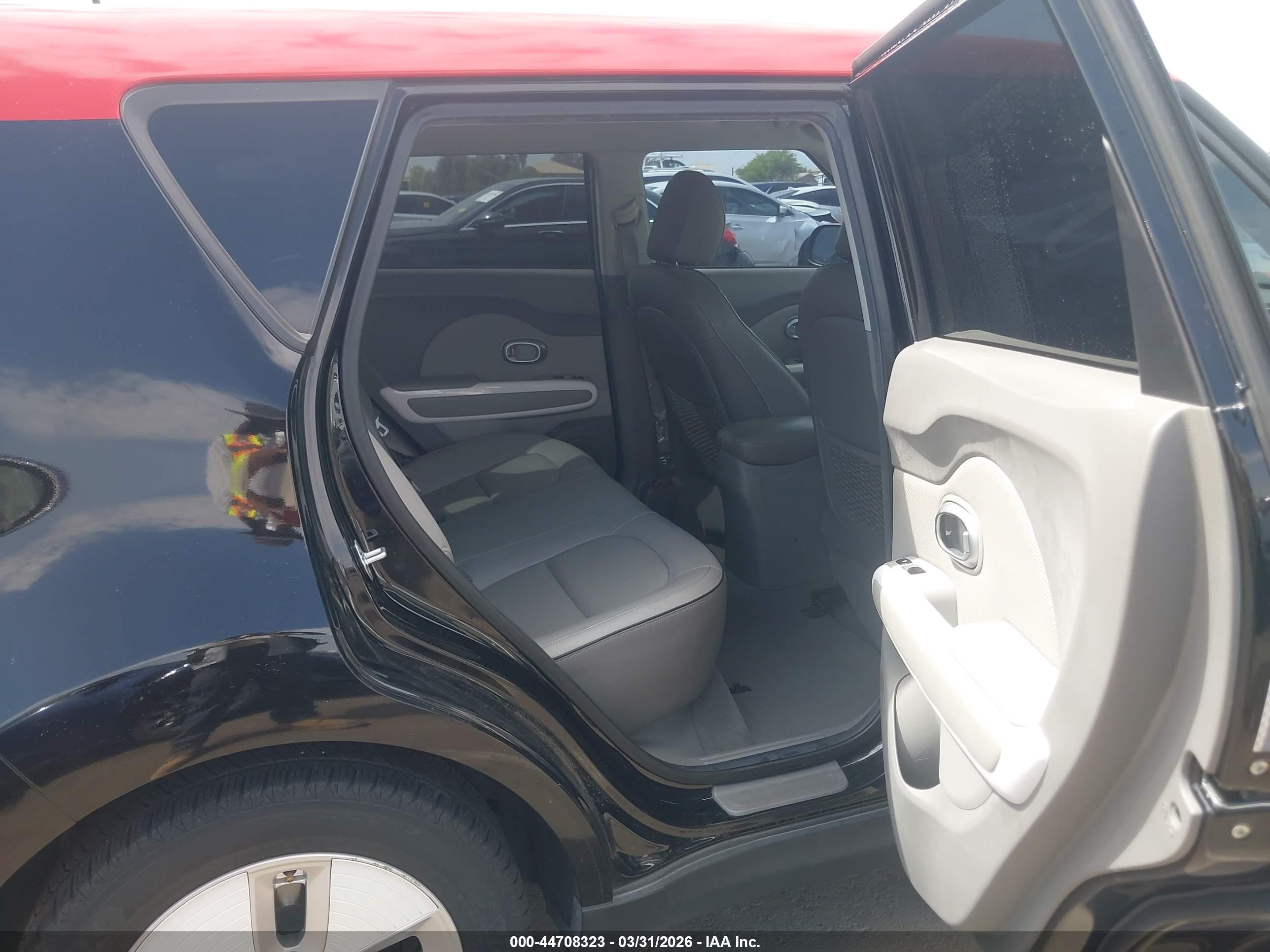 2015 Kia Soul Ev + Black vin: KNDJX3AE6F7001911