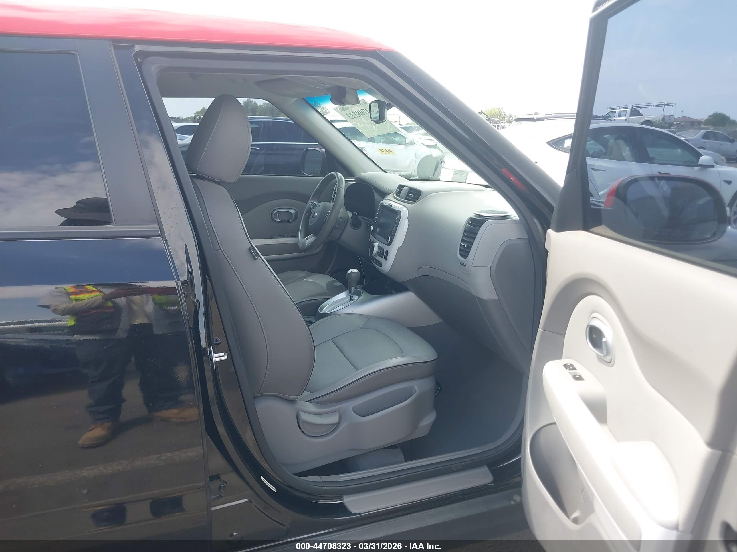 2015 Kia Soul Ev + Black vin: KNDJX3AE6F7001911