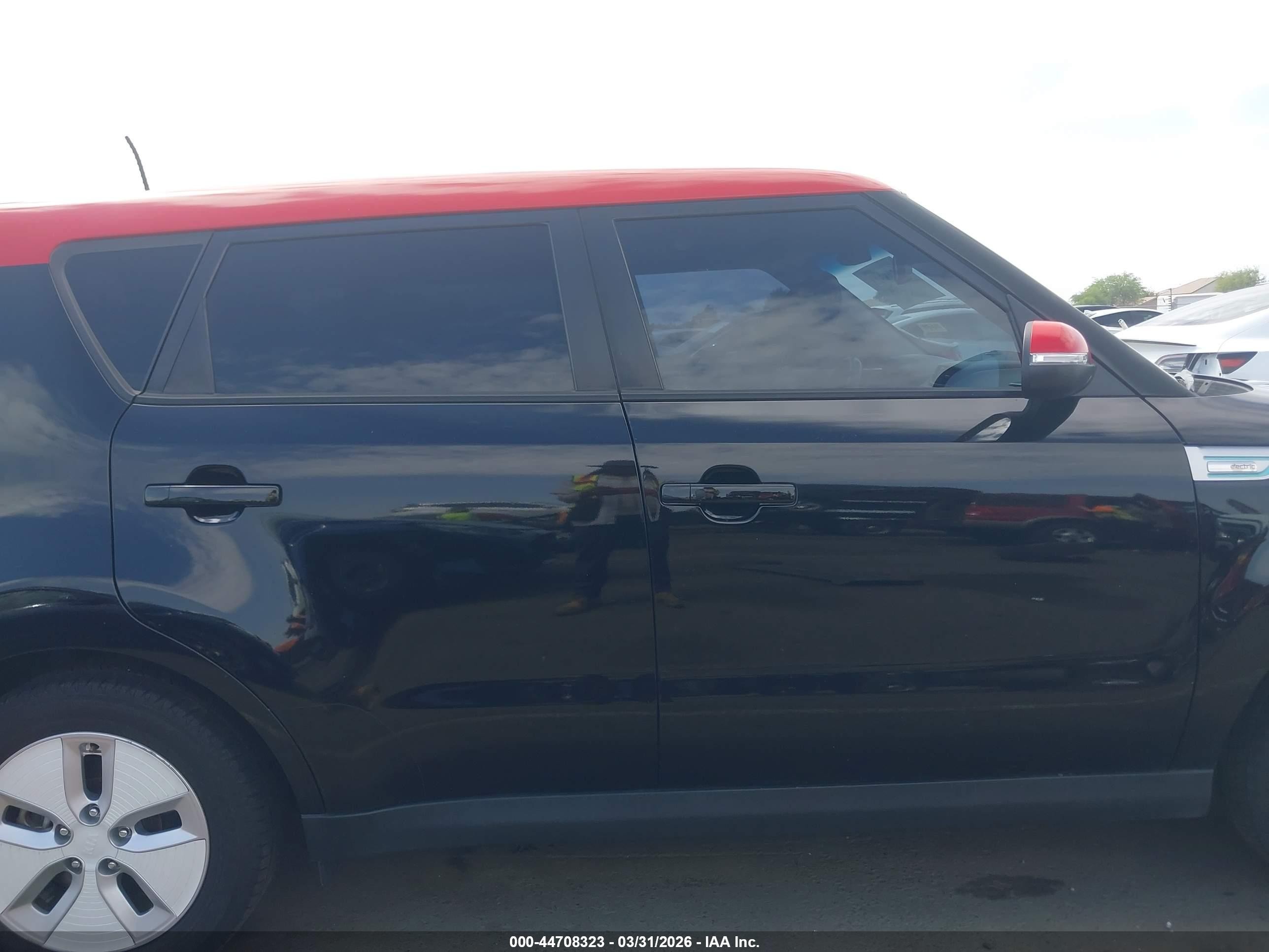 2015 Kia Soul Ev + Black vin: KNDJX3AE6F7001911