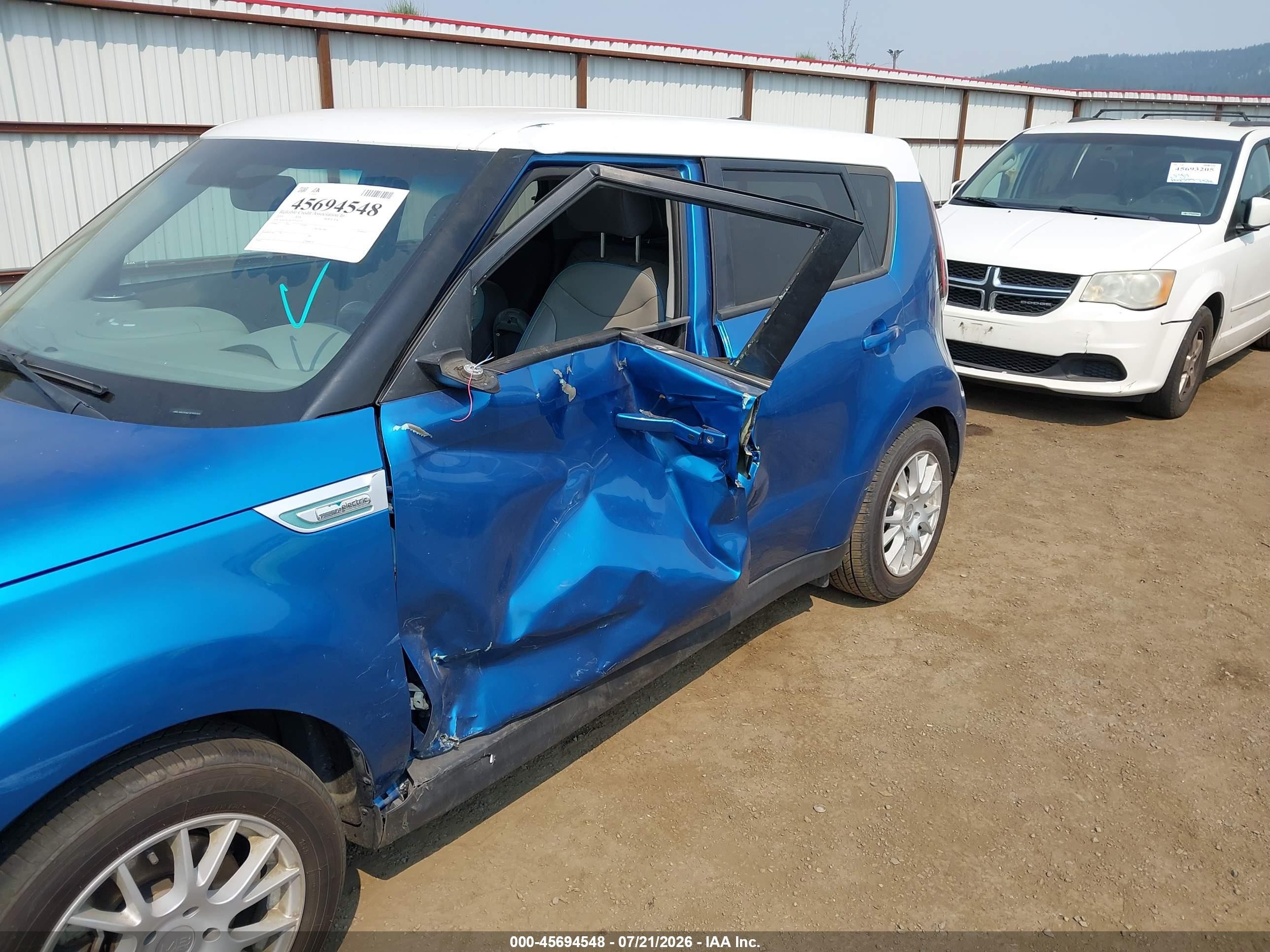 2015 Kia Soul Ev + Blue vin: KNDJX3AE7F7001223
