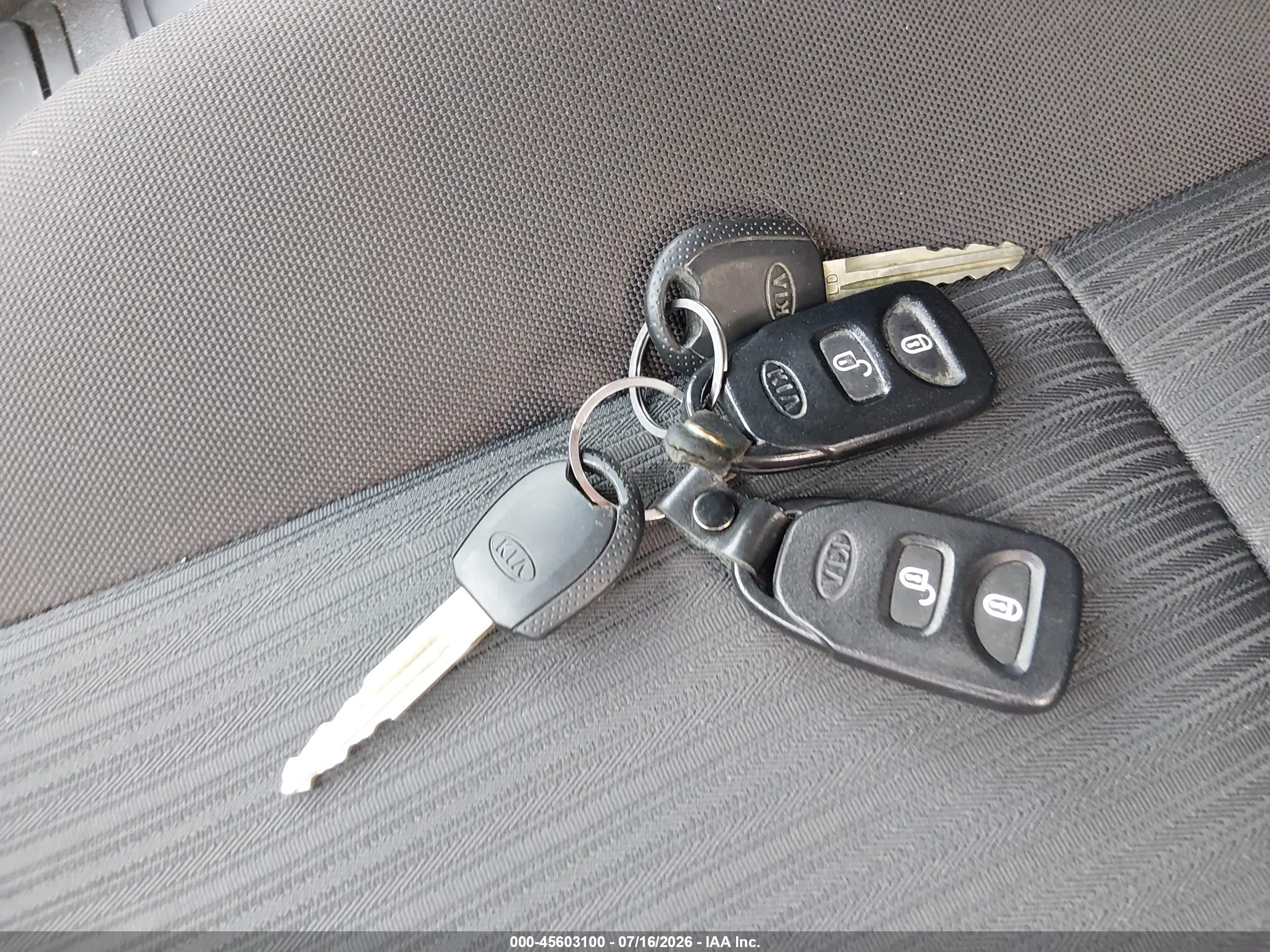 2010 Kia Sportage Lx Gray vin: KNDKG3A44A7692277