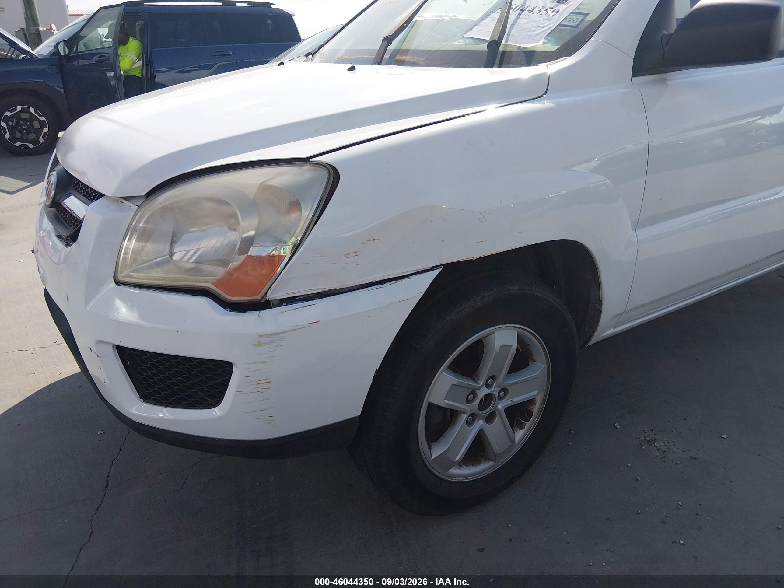 2010 Kia Sportage Lx V6 White vin: KNDKGCA30A7714752