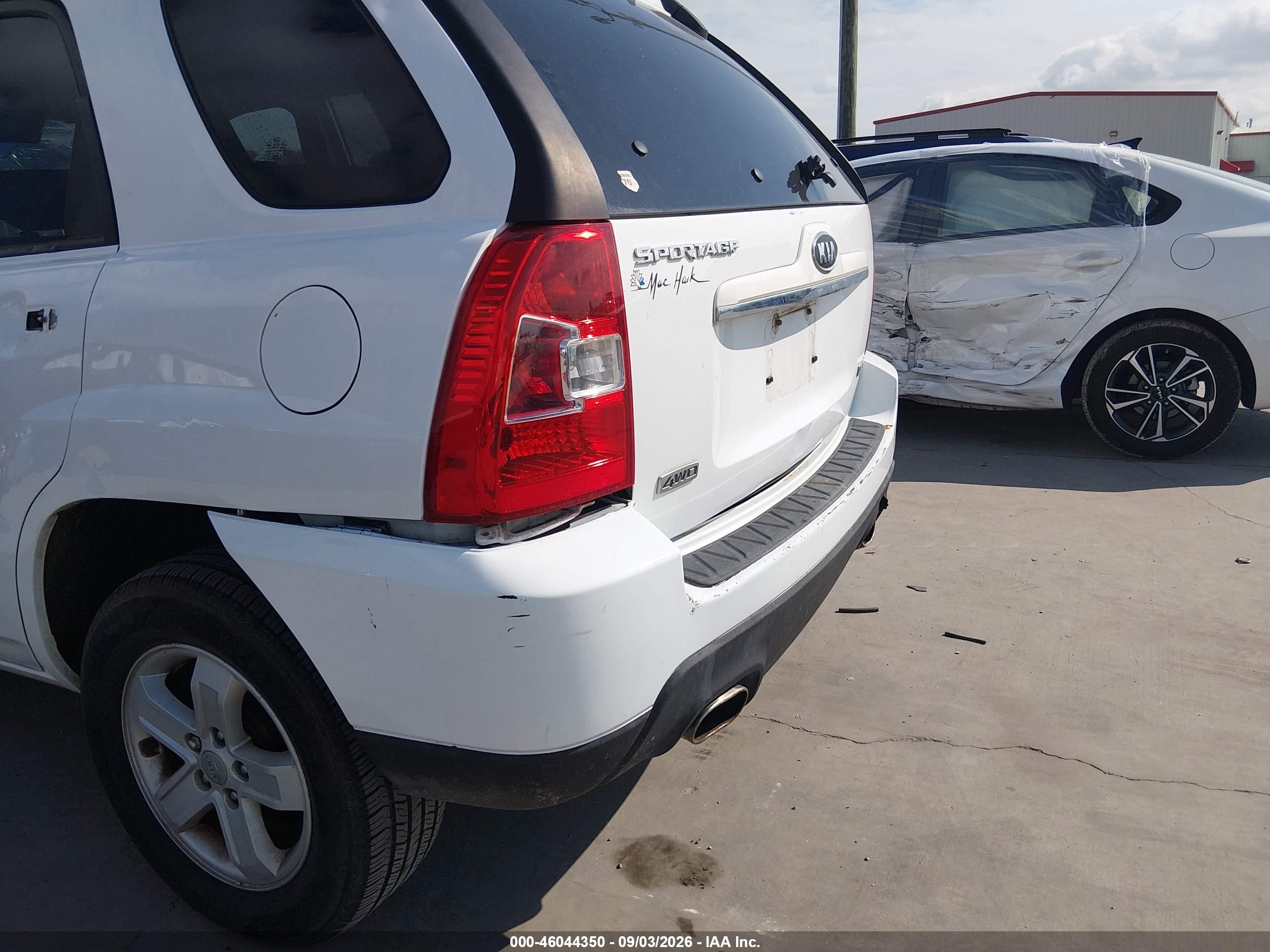 2010 Kia Sportage Lx V6 White vin: KNDKGCA30A7714752