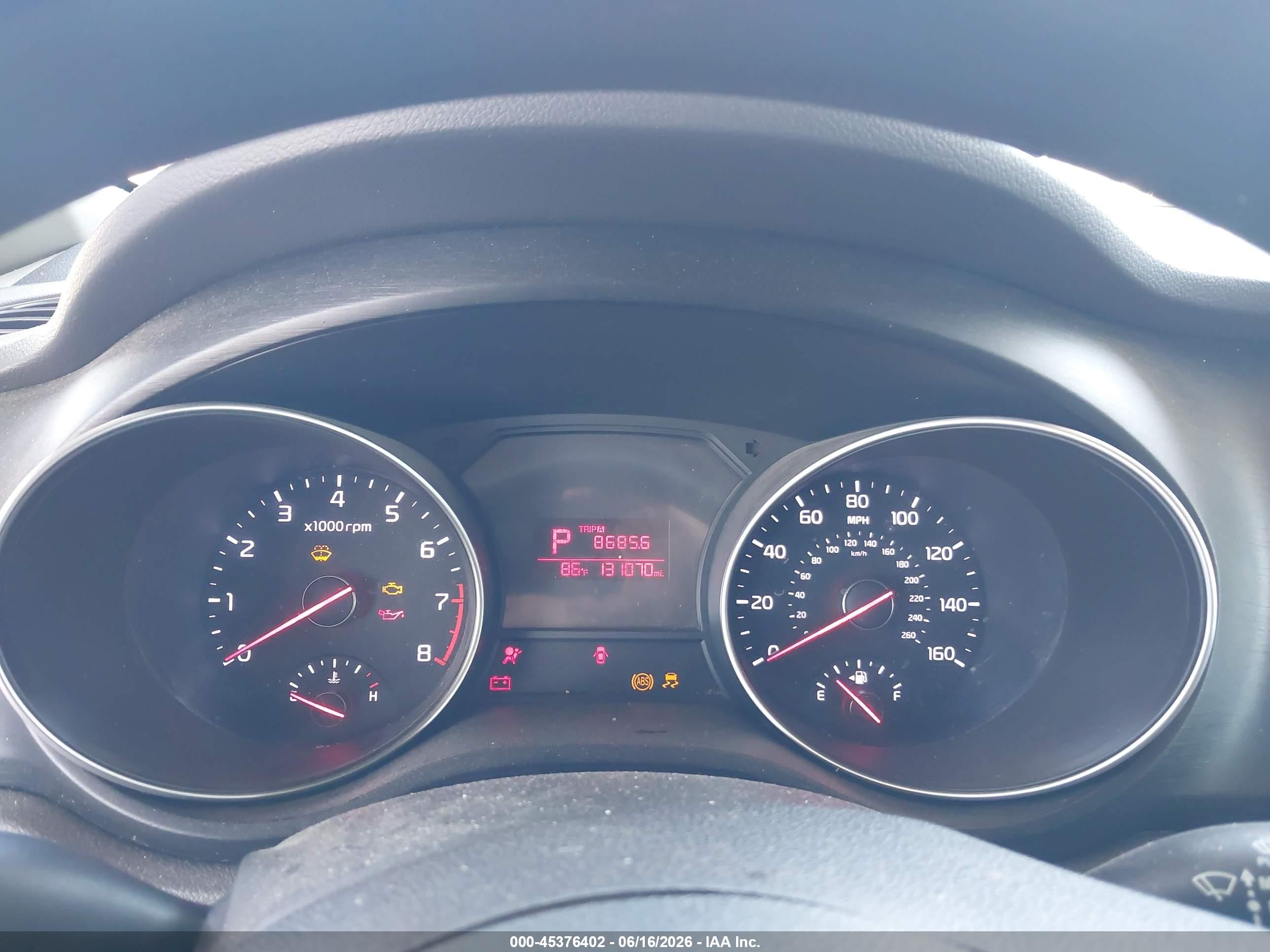 2015 Kia Sedona L White vin: KNDMA5C13F6029420