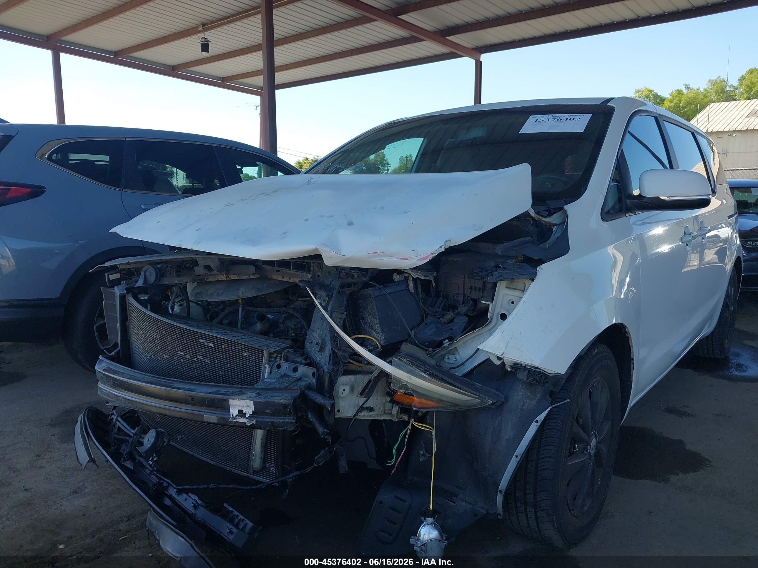 2015 Kia Sedona L White vin: KNDMA5C13F6029420