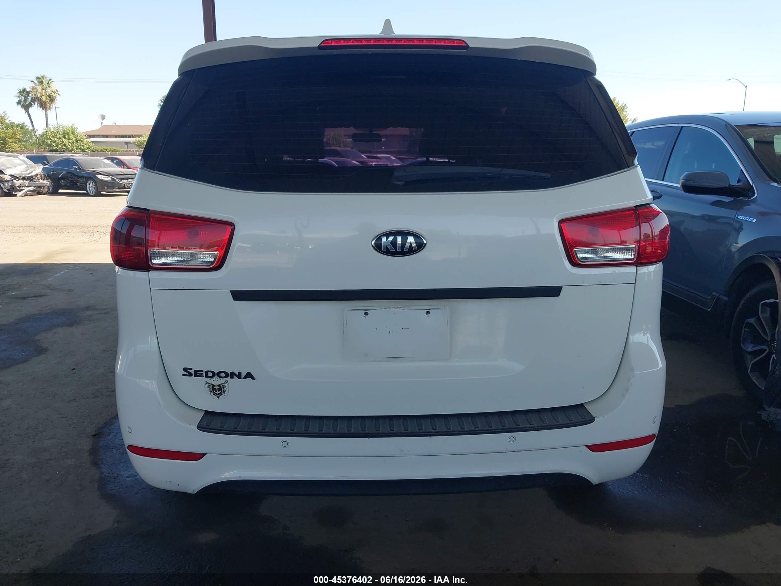 2015 Kia Sedona L White vin: KNDMA5C13F6029420