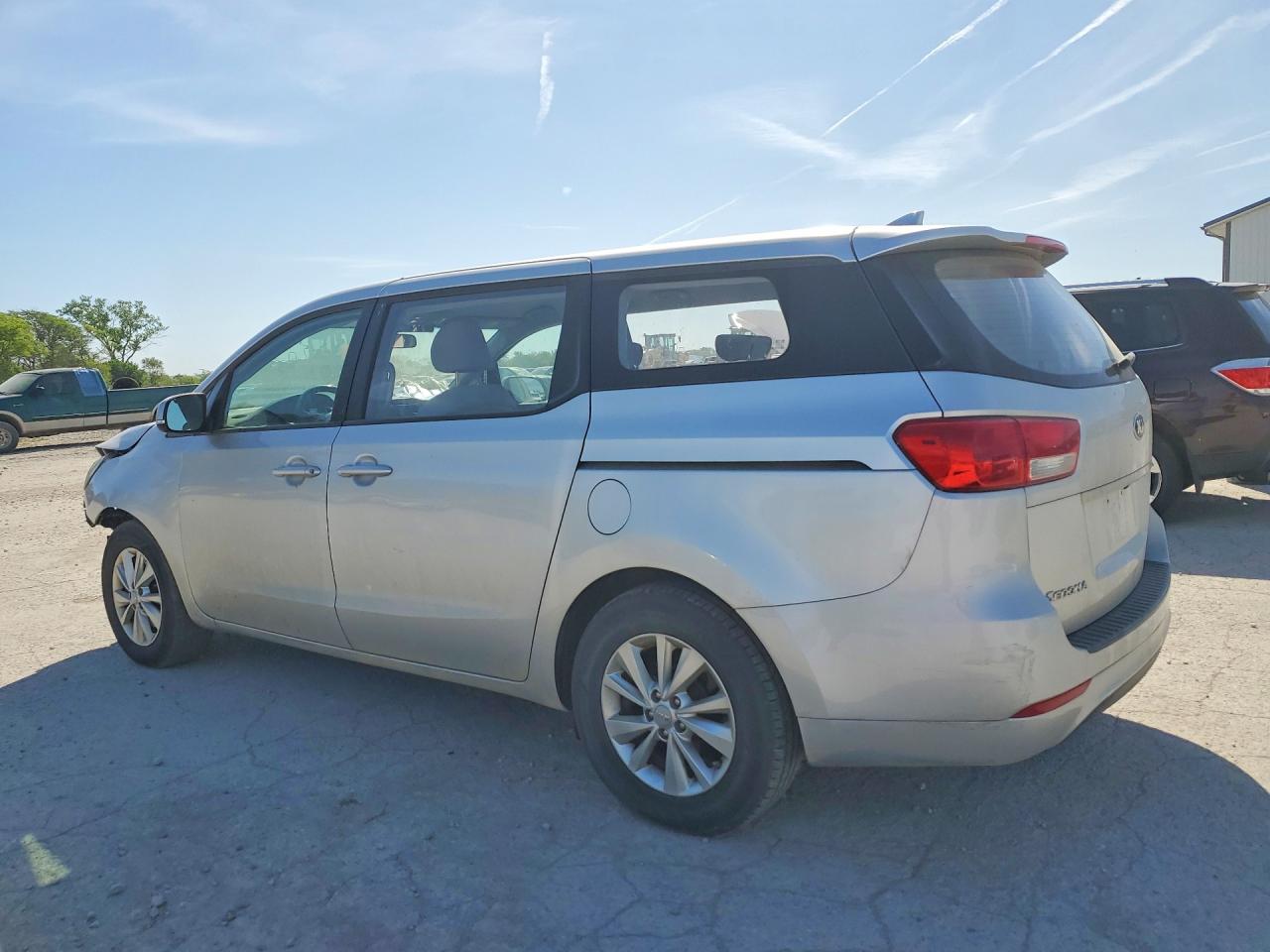 2017 Kia Sedona L Silver vin: KNDMA5C15H6284105