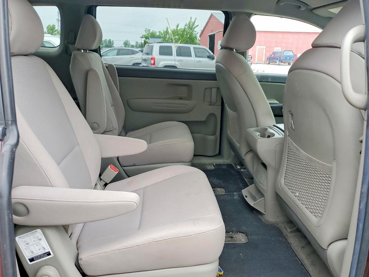 2016 Kia Sedona L Red vin: KNDMA5C17G6221666