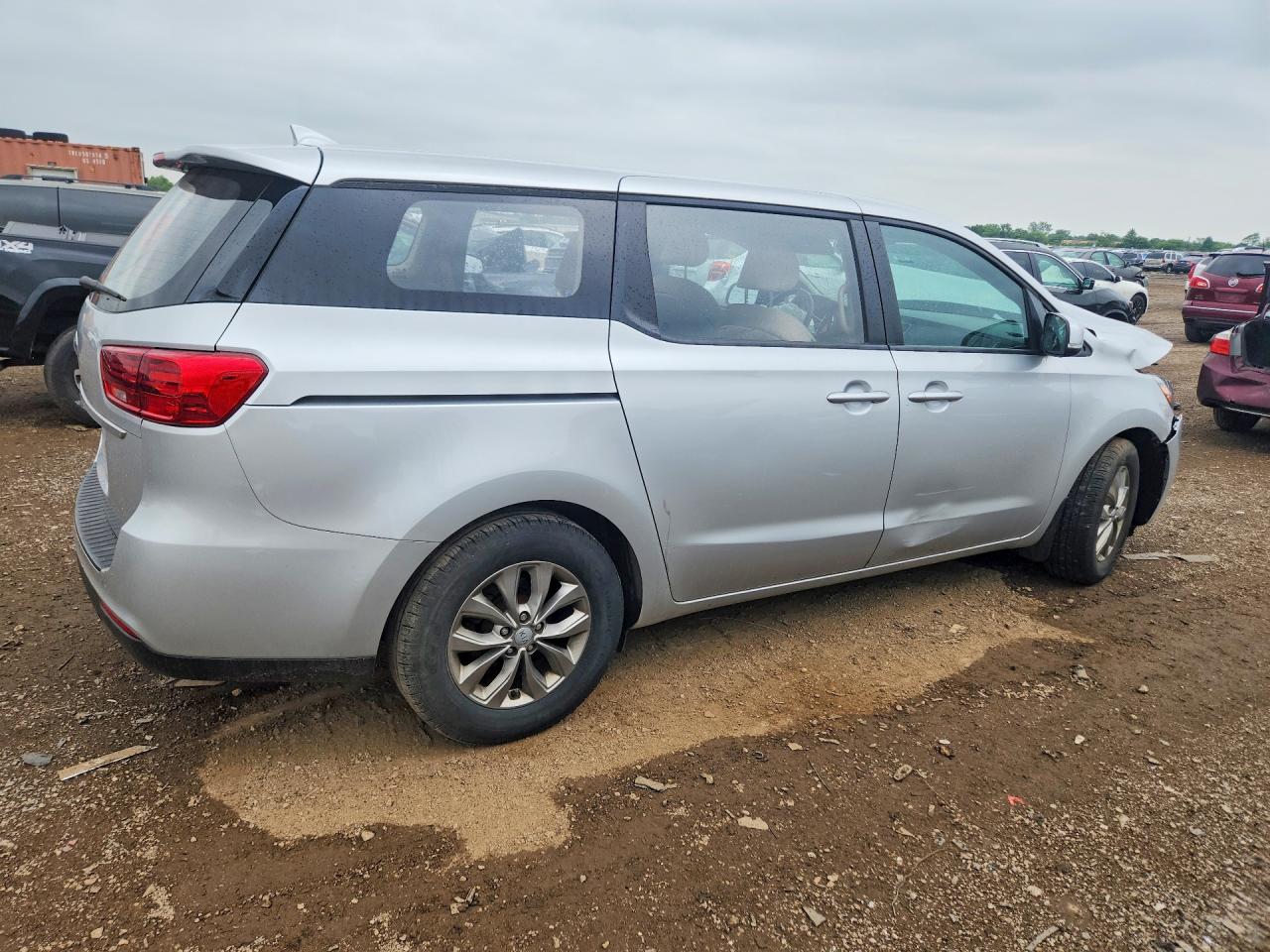 2019 Kia Sedona L Silver vin: KNDMA5C18K6572238