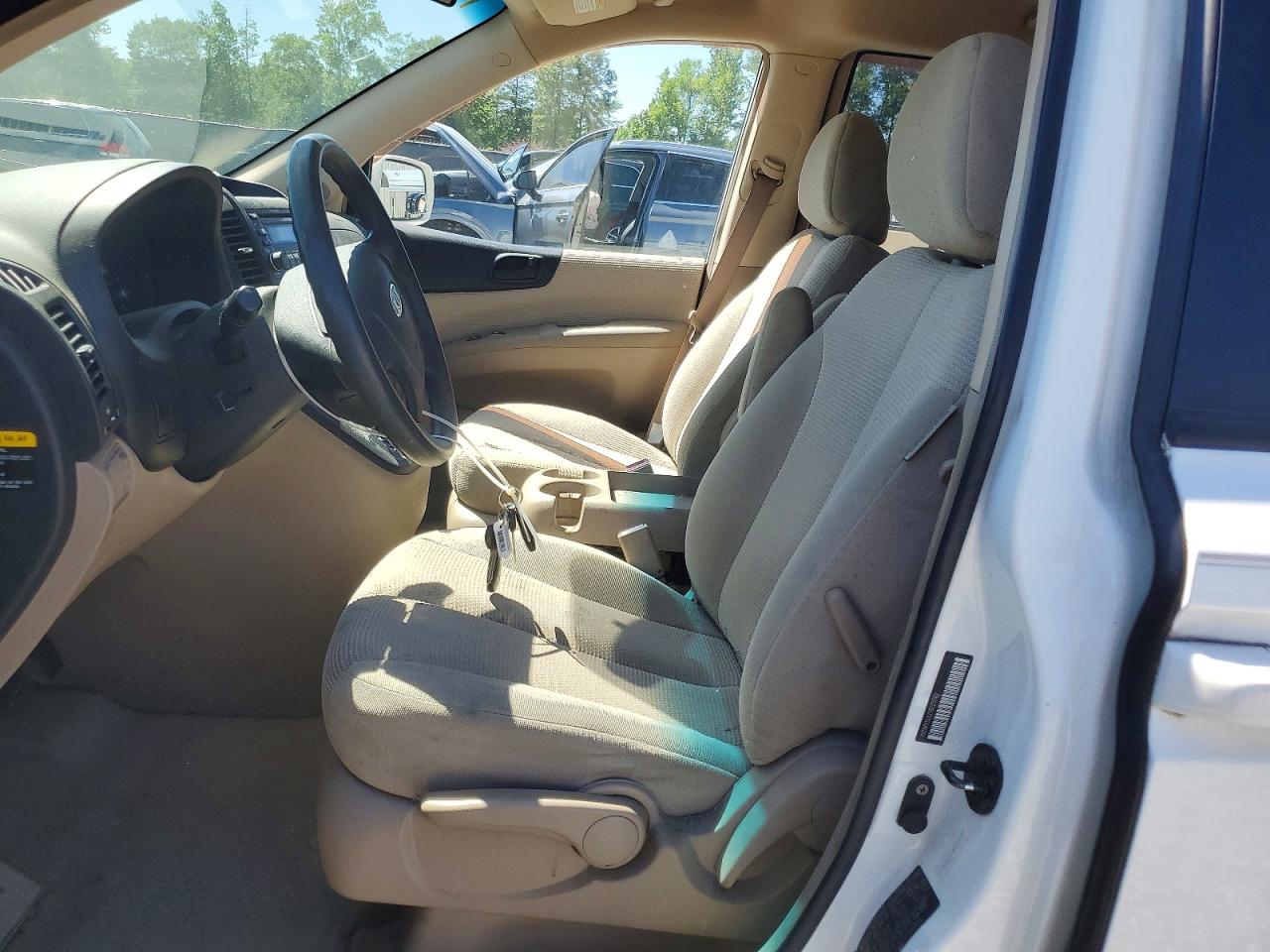 2007 Kia Sedona Base Белый vin: KNDMB133276125502