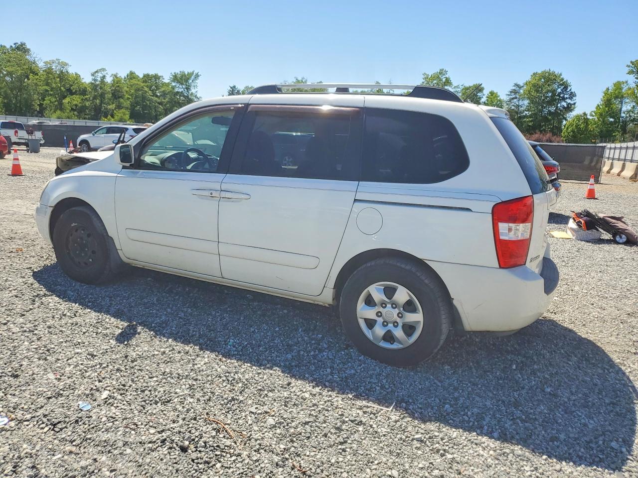2007 Kia Sedona Base Белый vin: KNDMB133276125502