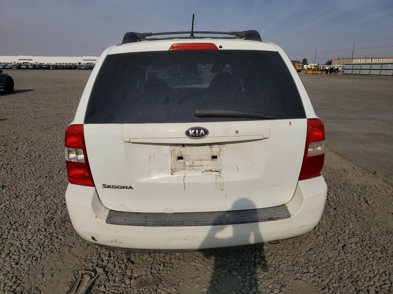 2007 Kia Sedona Base White vin: KNDMB133276134250