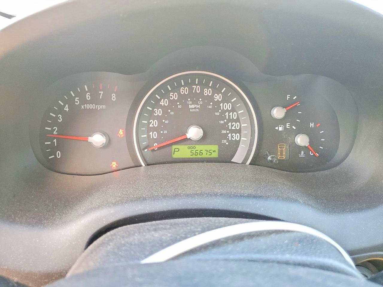 2008 Kia Sedona Base Gold vin: KNDMB133486254035