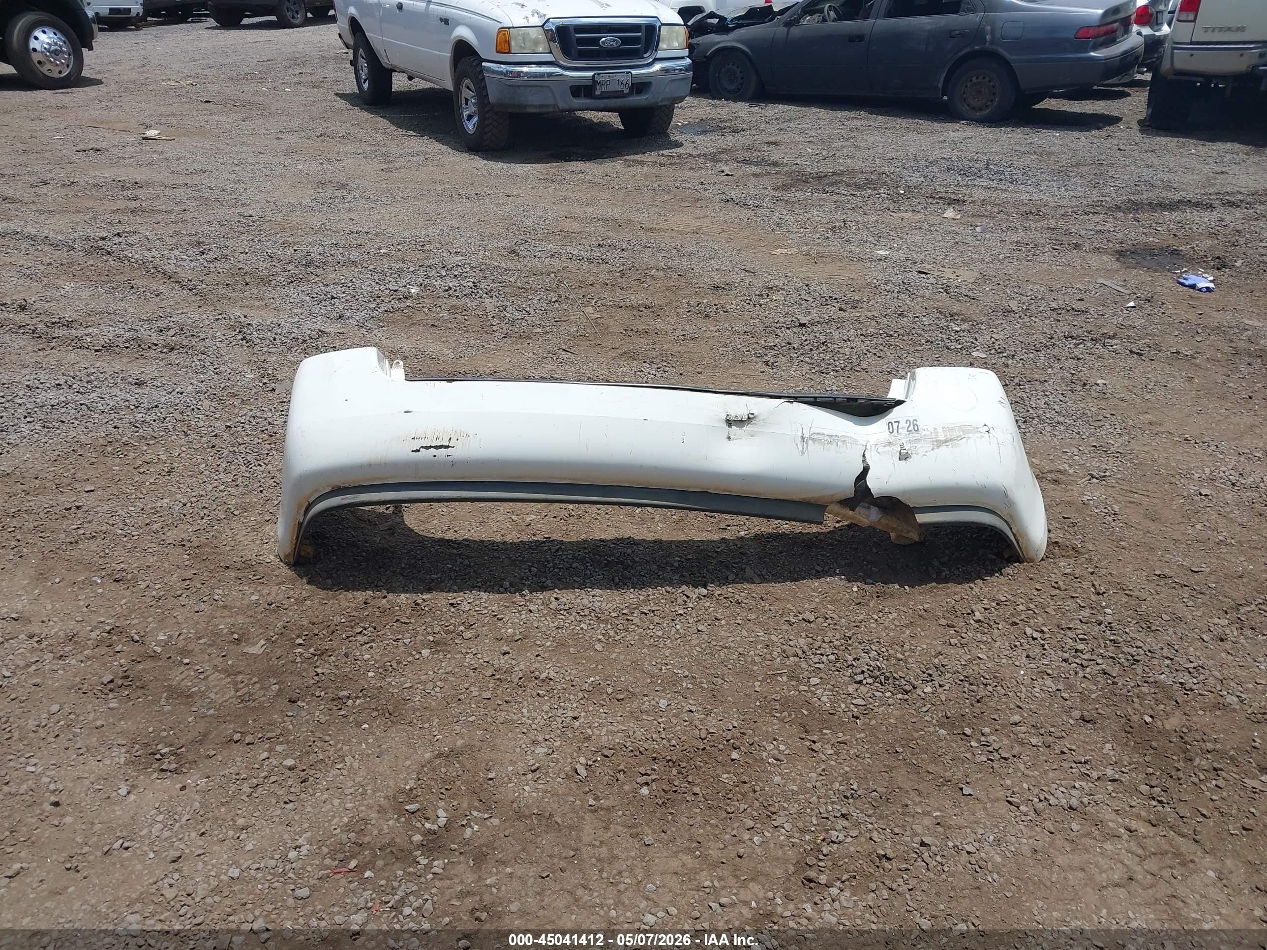 2007 Kia Sedona   White vin: KNDMB133976131460