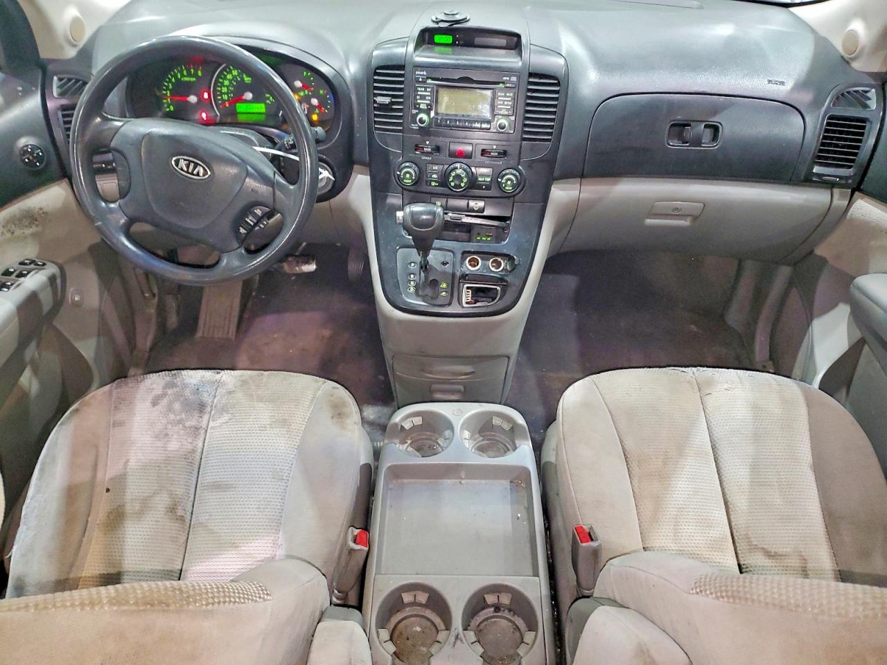 2009 Kia Sedona Silver vin: KNDMB133996280373