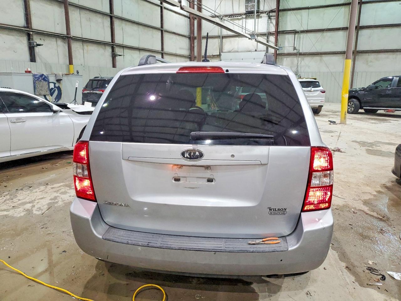 2009 Kia Sedona Silver vin: KNDMB133996280373