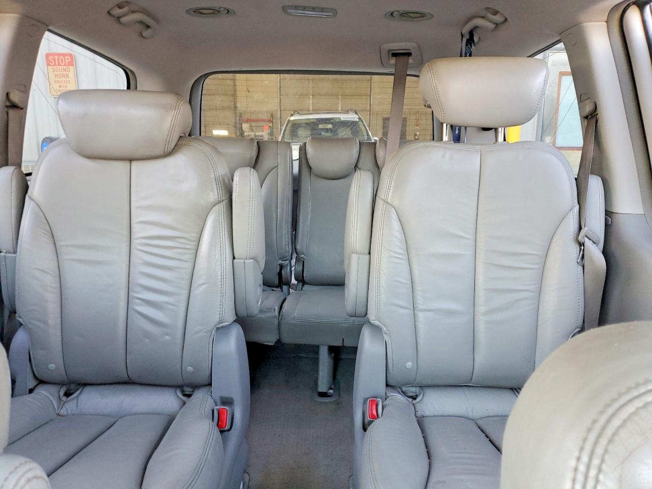 2006 Kia Sedona Lx Silver vin: KNDMB233066039559