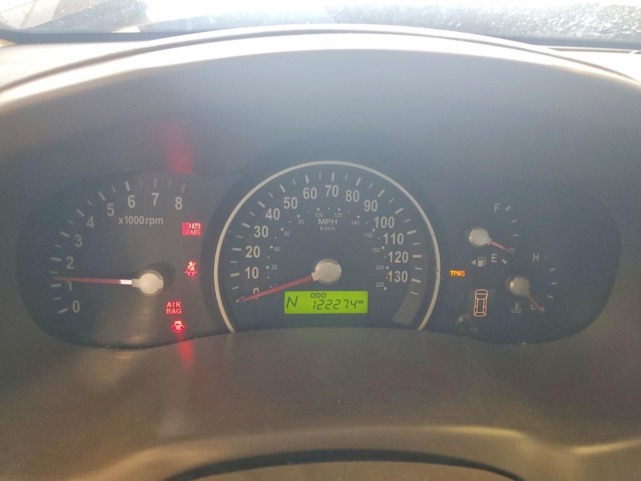 2007 Kia Sedona Base Gold vin: KNDMB233076162120