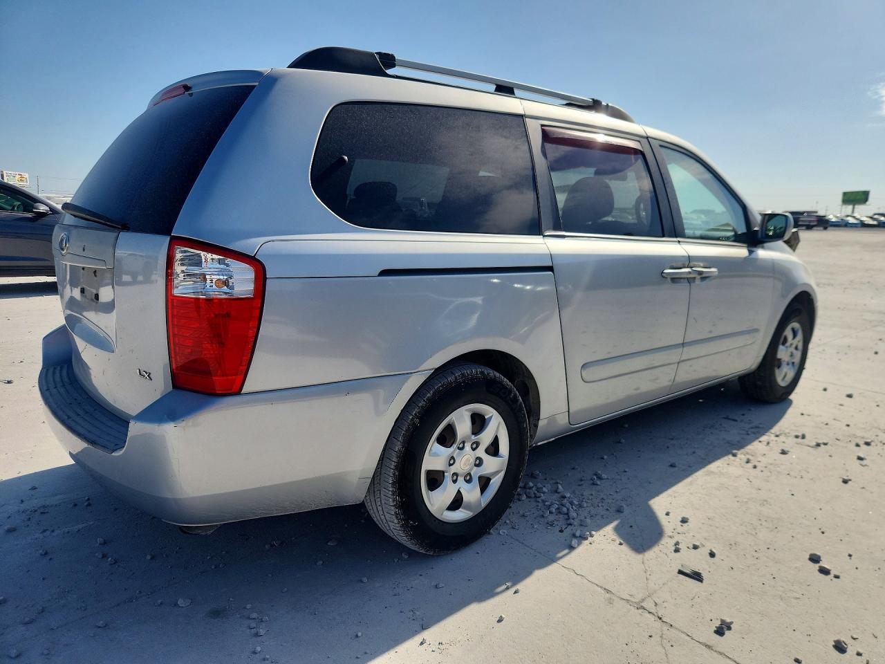 2007 Kia Sedona Base Silver vin: KNDMB233076172954