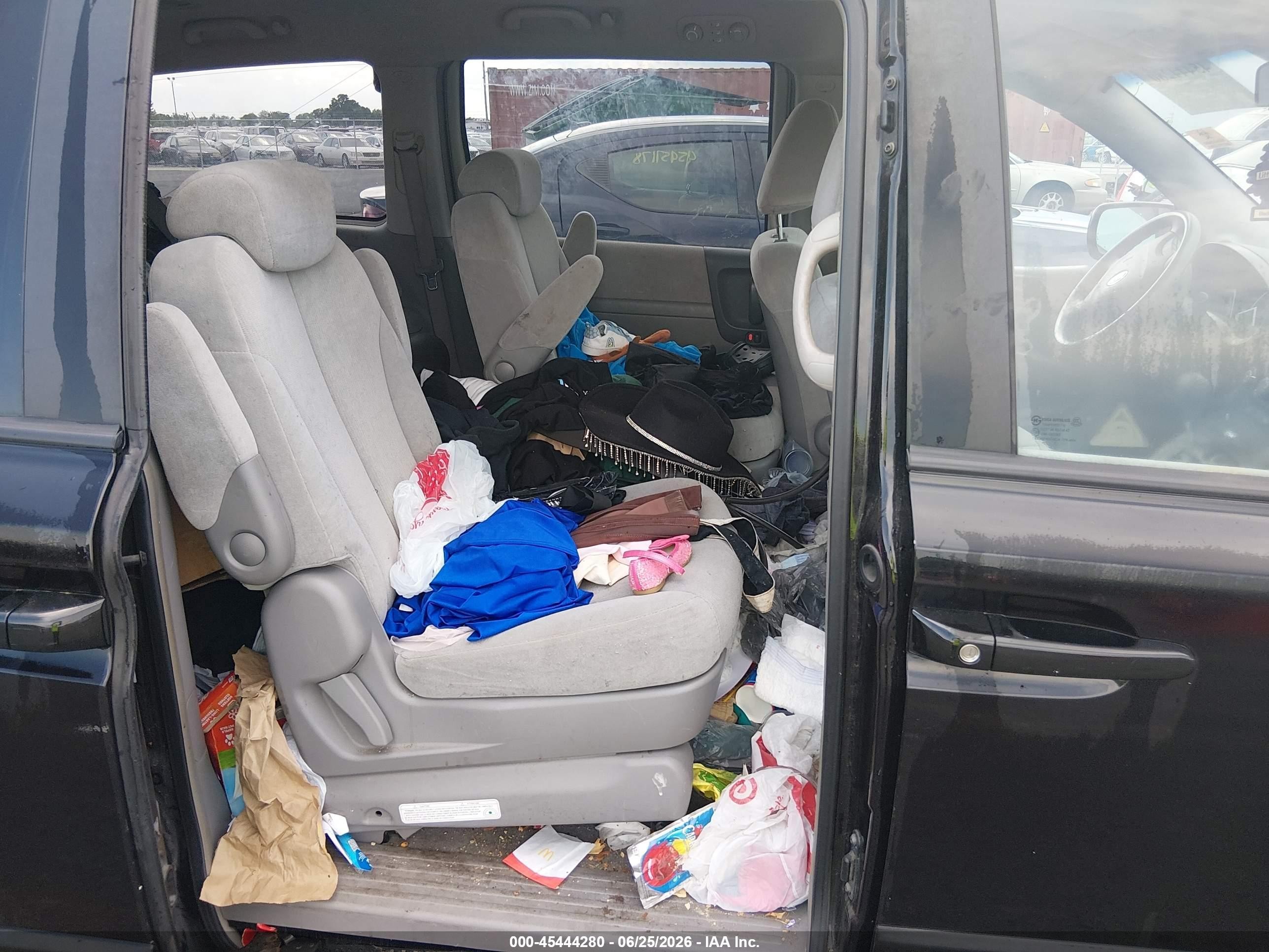 2007 Kia Sedona Lx Black vin: KNDMB233076188474