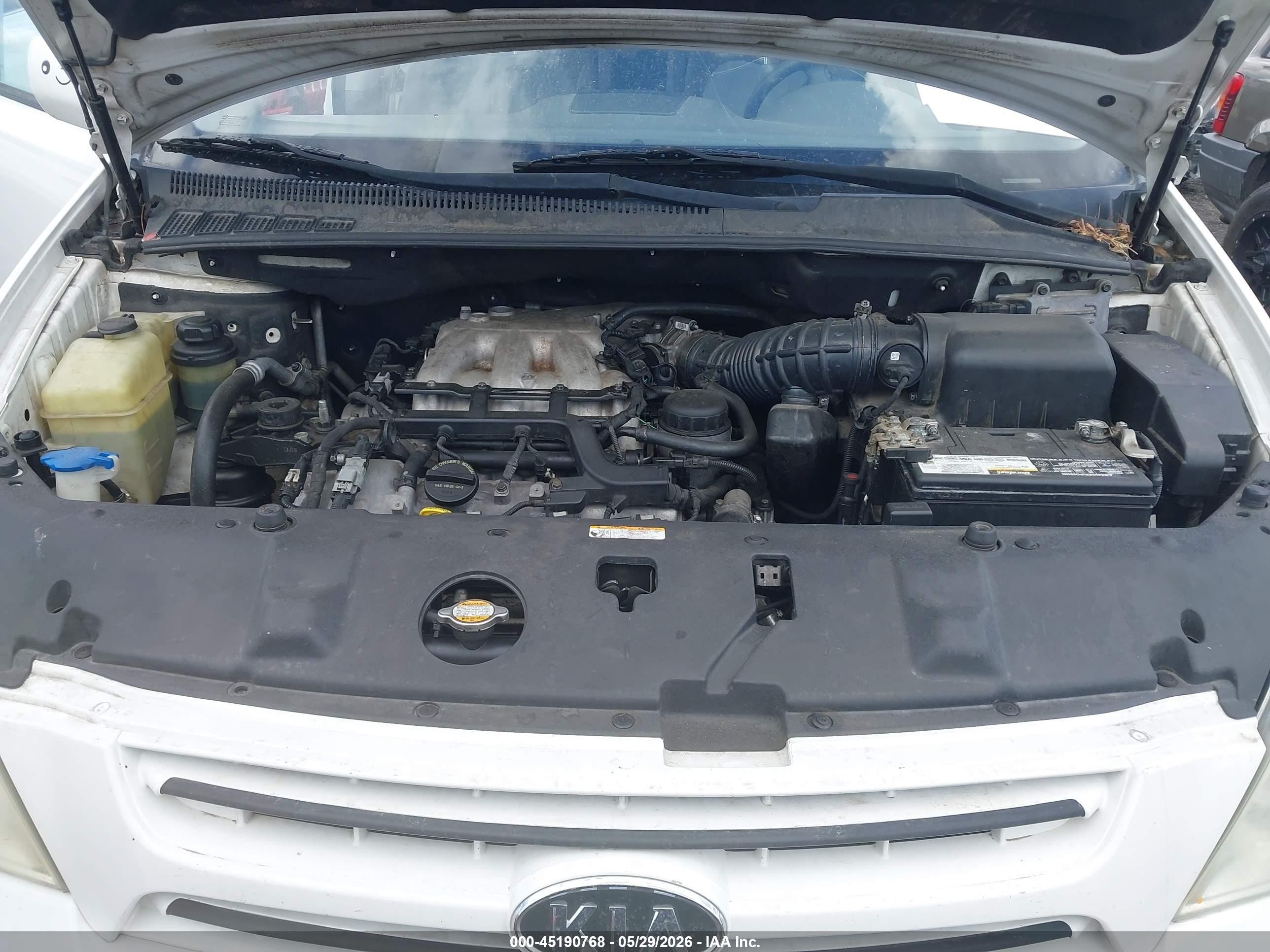 2008 Kia Sedona Lx White vin: KNDMB233086255365