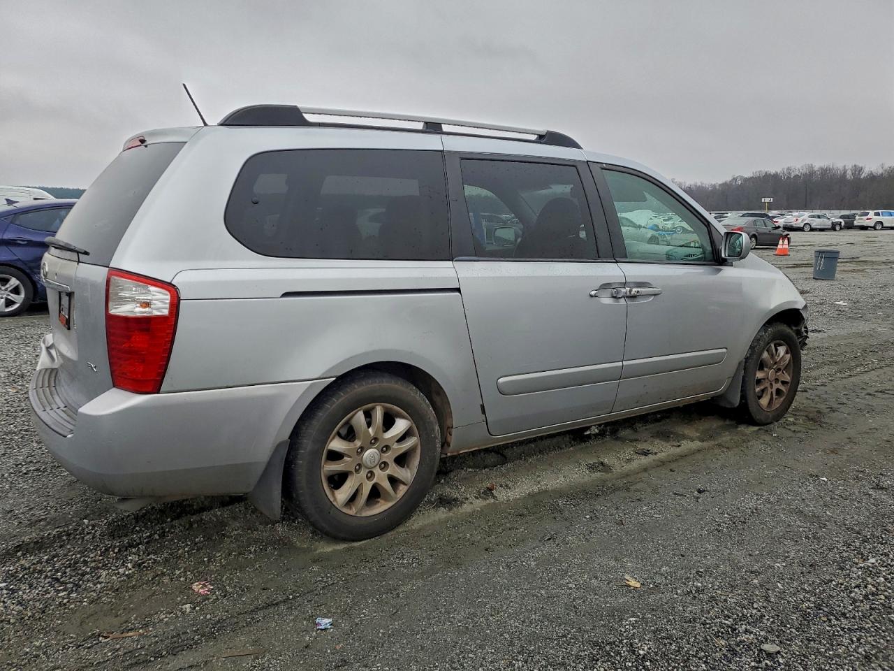 2009 Kia Sedona Gray vin: KNDMB233096271910