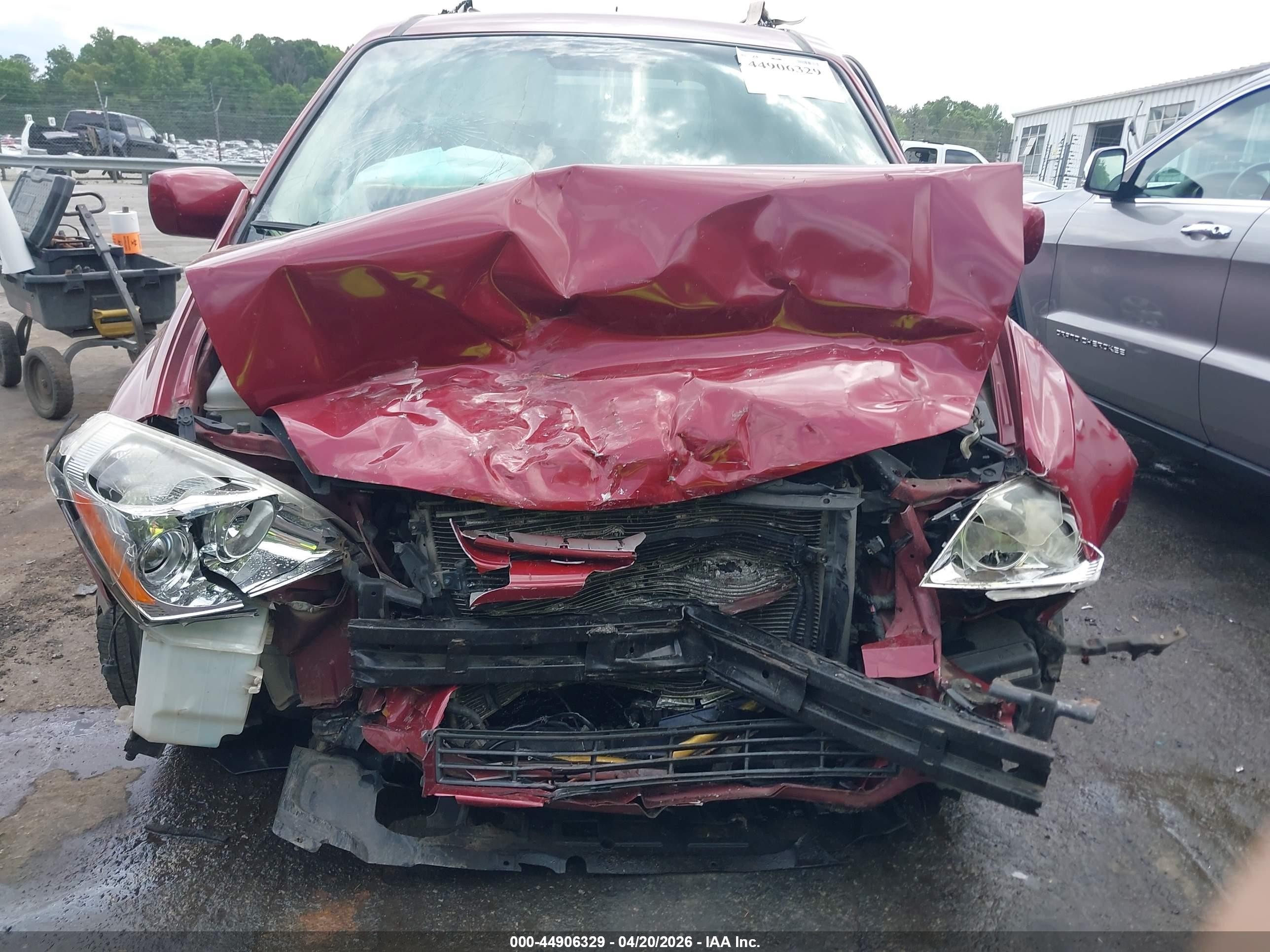 2009 Kia Sedona Lx Red vin: KNDMB233096307109