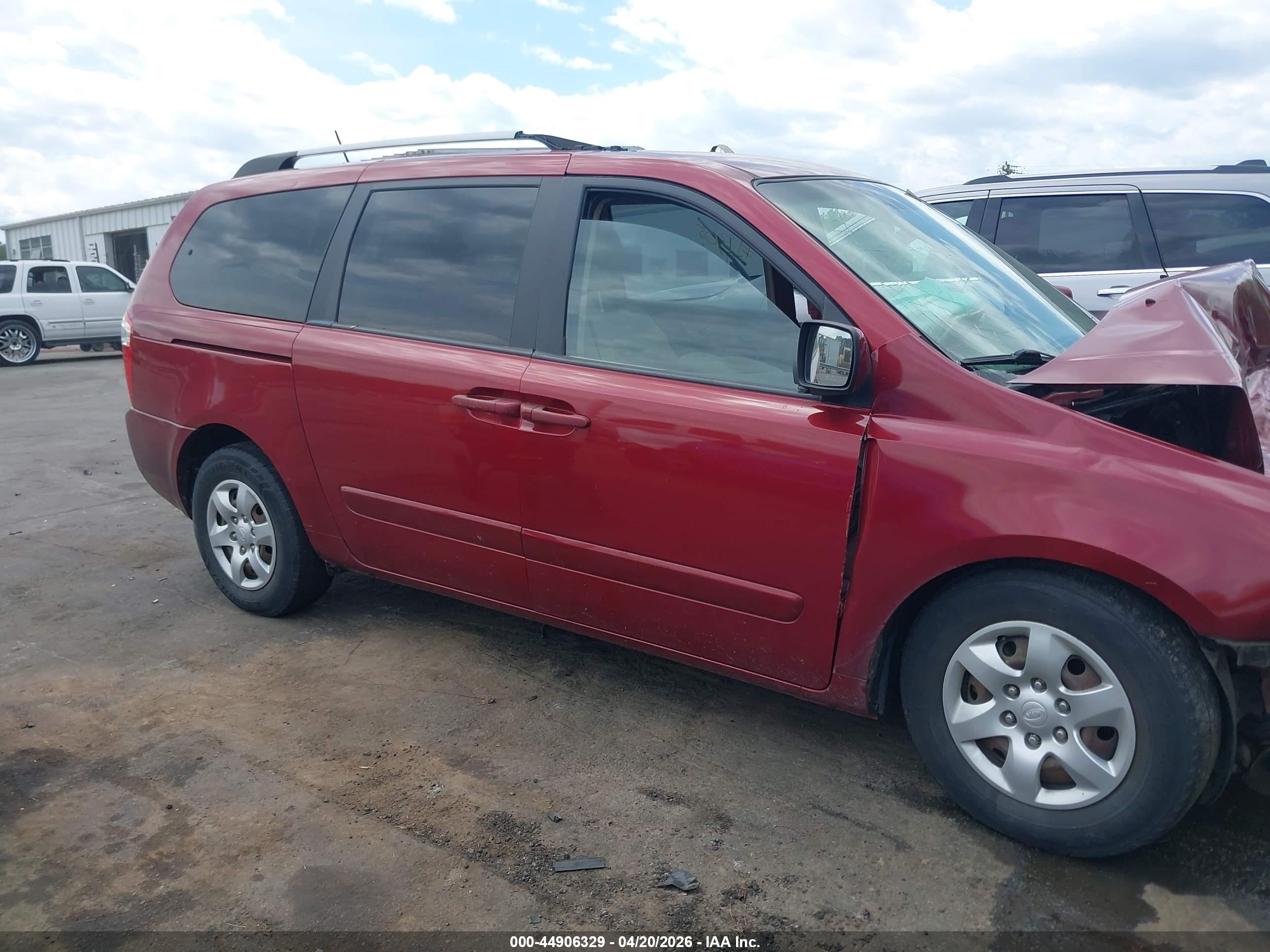 2009 Kia Sedona Lx Red vin: KNDMB233096307109