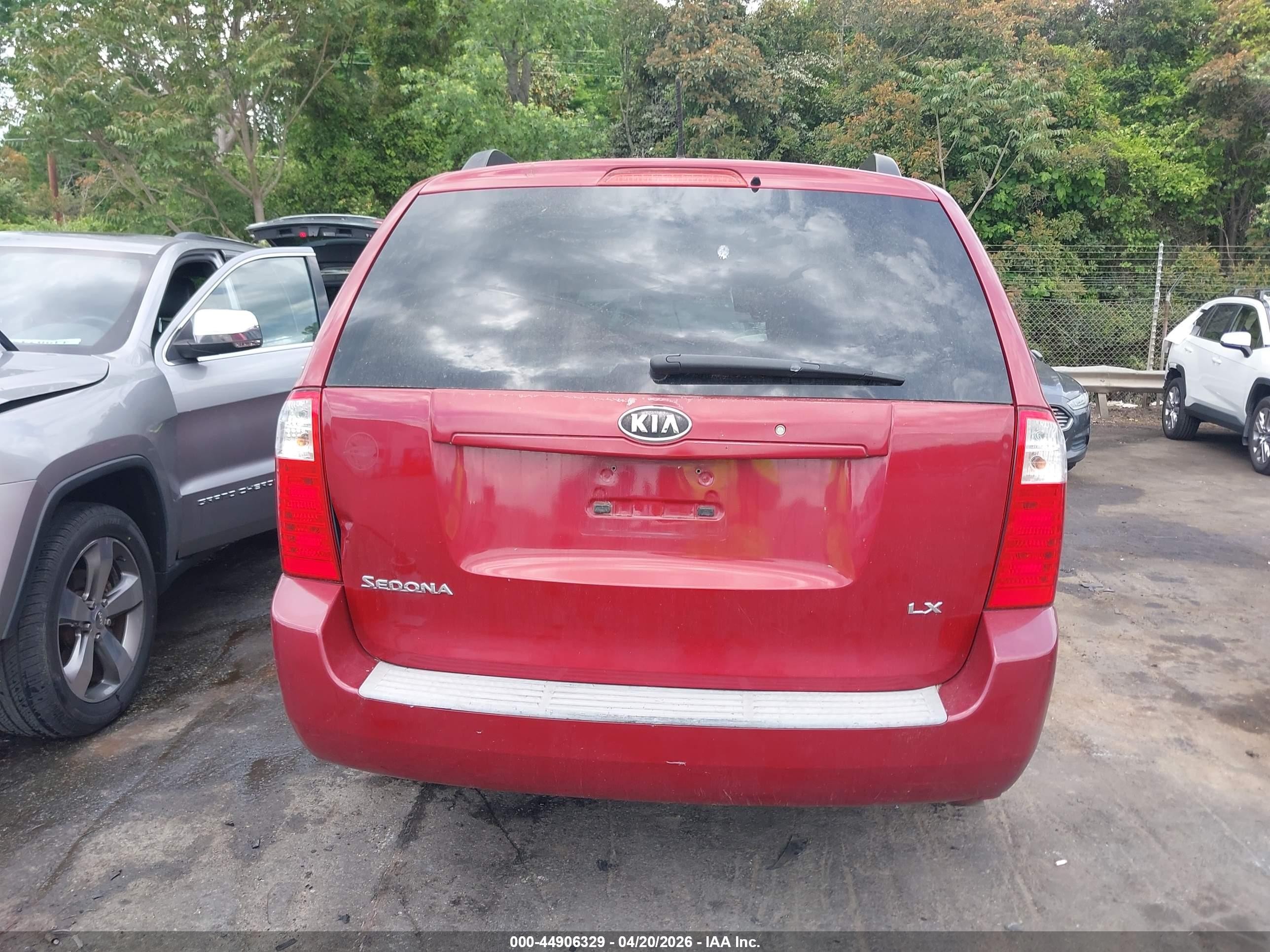 2009 Kia Sedona Lx Red vin: KNDMB233096307109