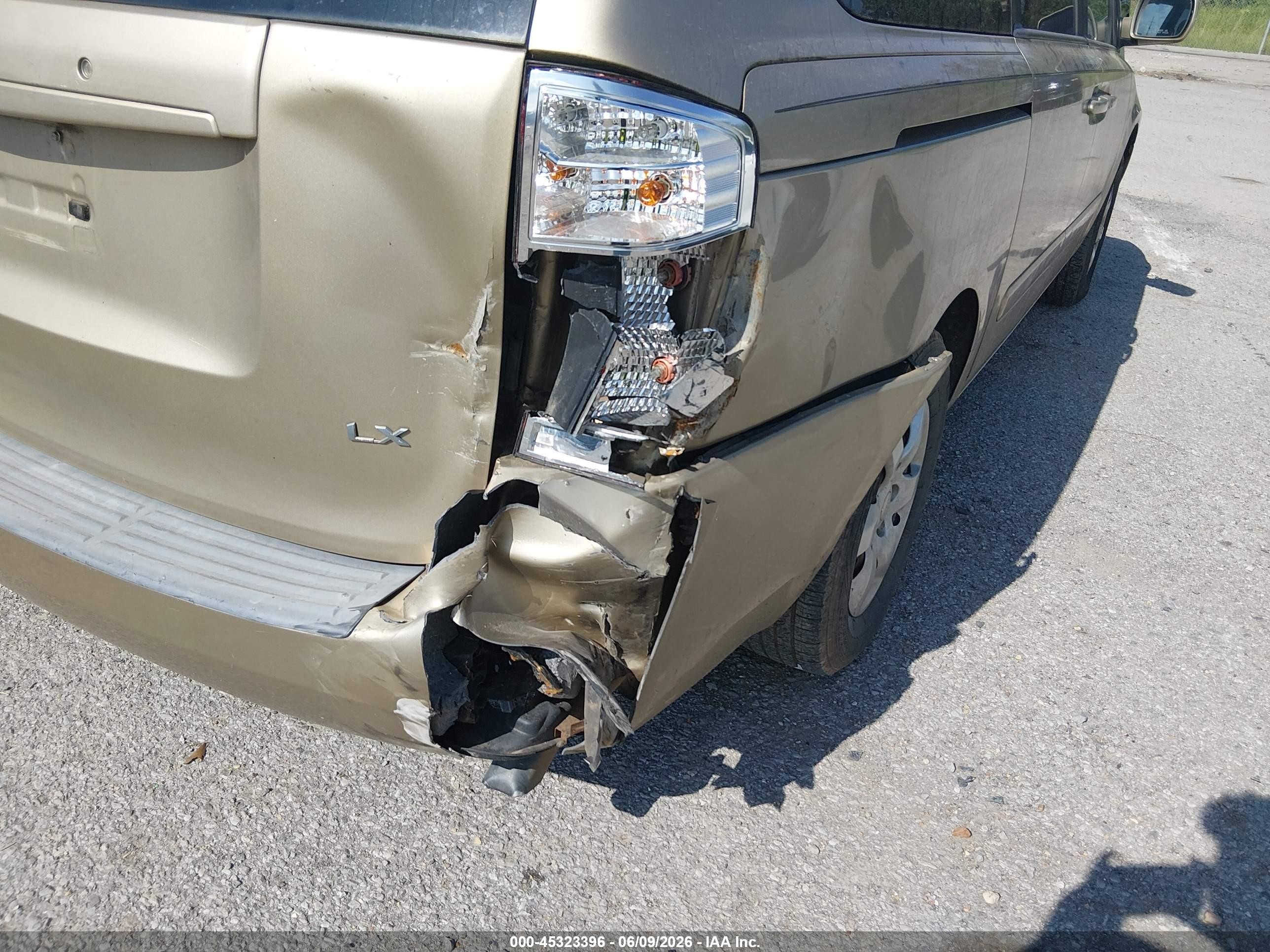 2006 Kia Sedona Ex/lx Champagne vin: KNDMB233166051705