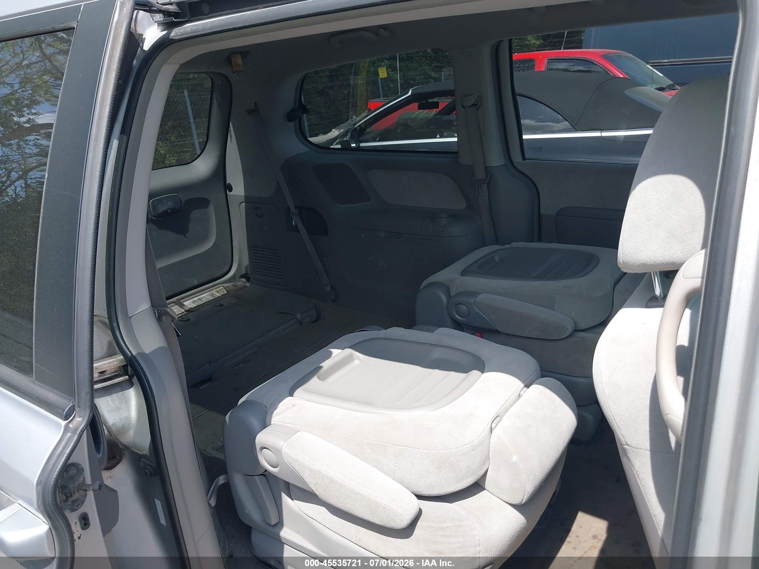 2006 Kia Sedona Ex/lx Silver vin: KNDMB233166059061