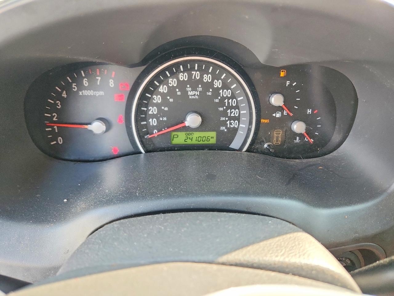 2006 Kia Sedona Lx Silver vin: KNDMB233166081593