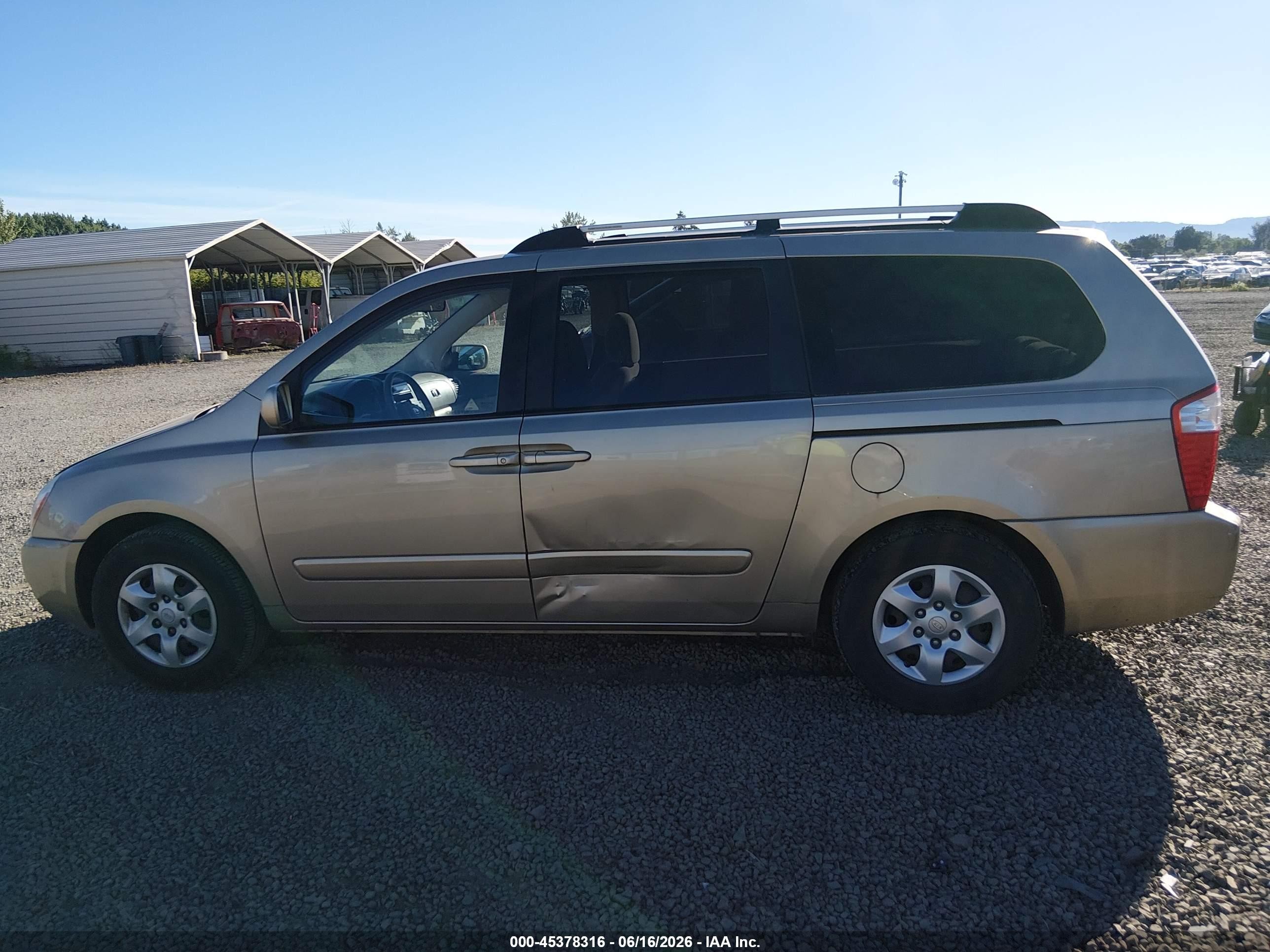 2007 Kia Sedona Lx Gold vin: KNDMB233176154267