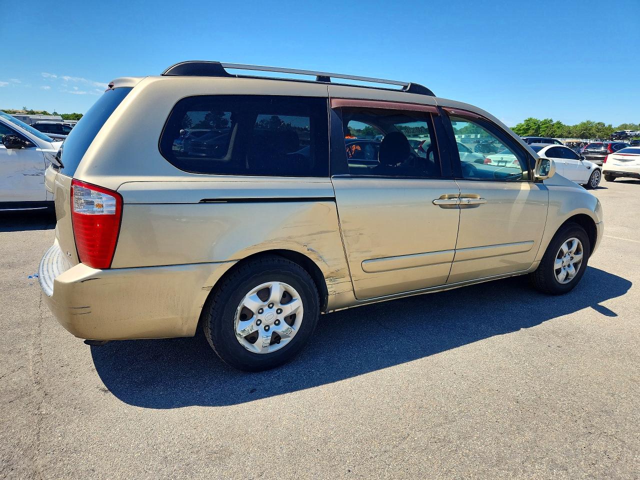 2008 Kia Sedona Lx Silver vin: KNDMB233186230619