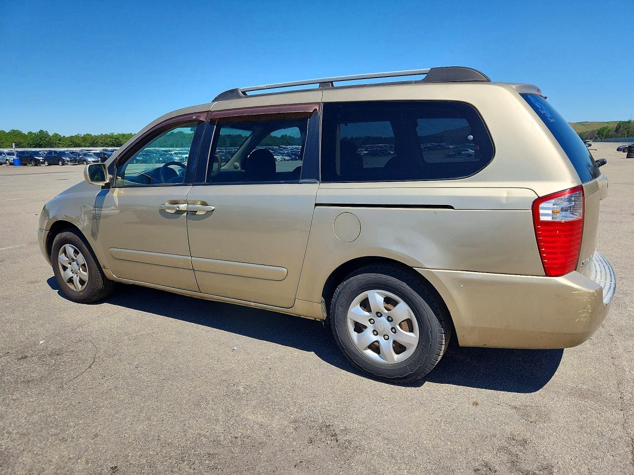 2008 Kia Sedona Lx Silver vin: KNDMB233186230619