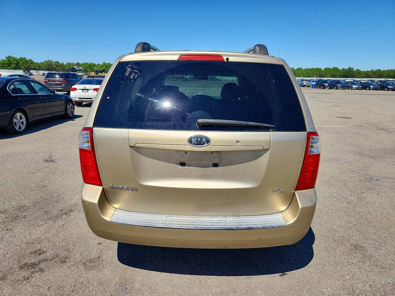 2008 Kia Sedona Lx Silver vin: KNDMB233186230619