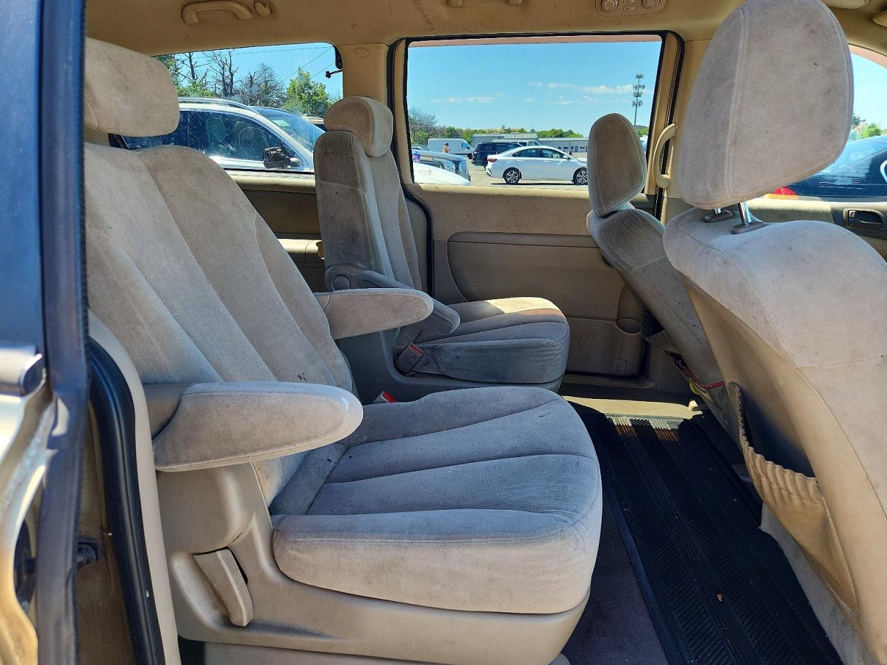 2008 Kia Sedona Lx Silver vin: KNDMB233186230619