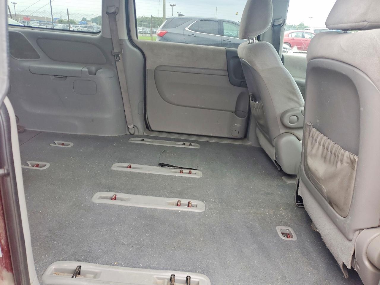 2008 Kia Sedona Lx Red vin: KNDMB233186249199