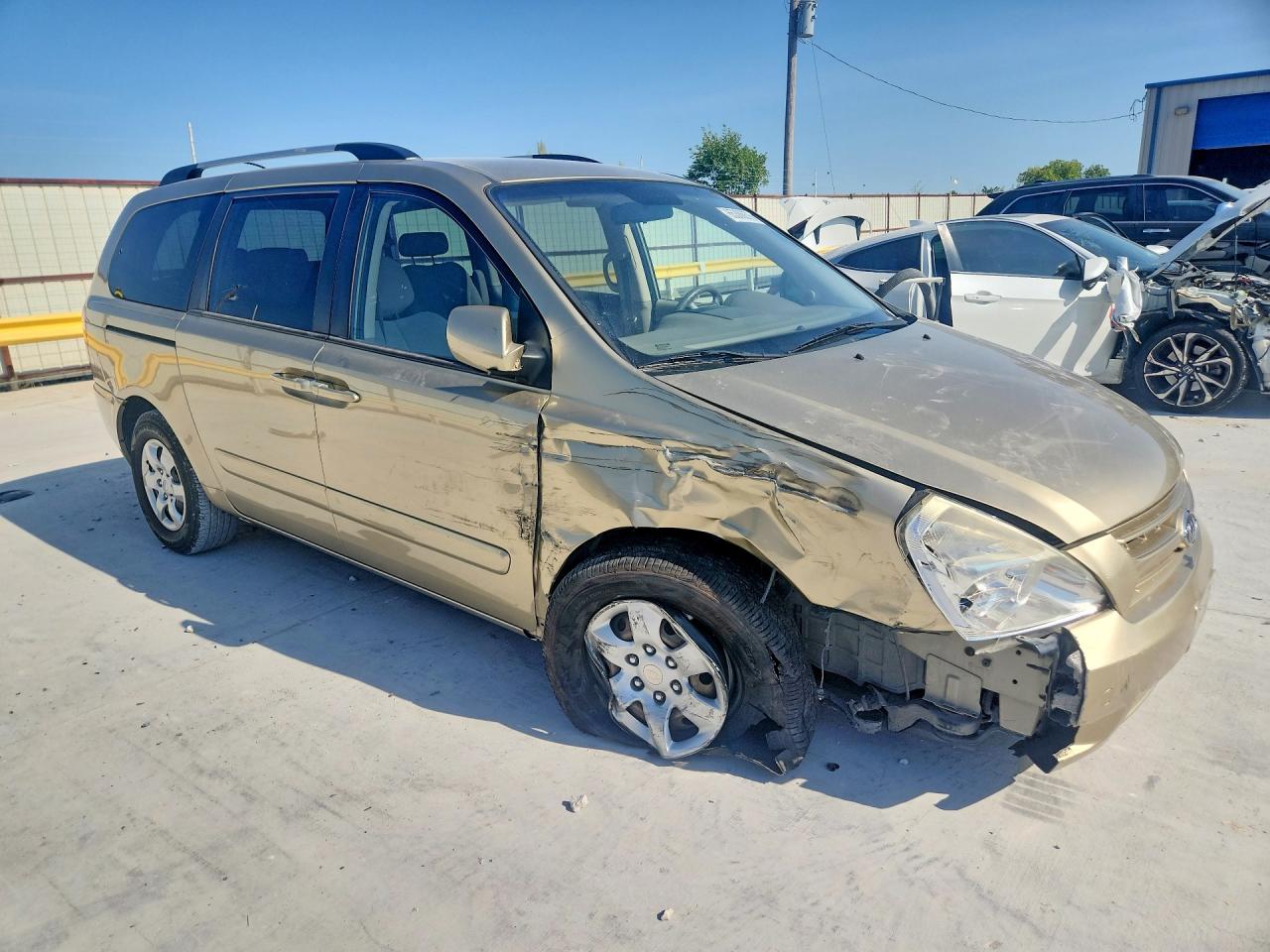 2009 Kia Sedona Lx Gold vin: KNDMB233196304316