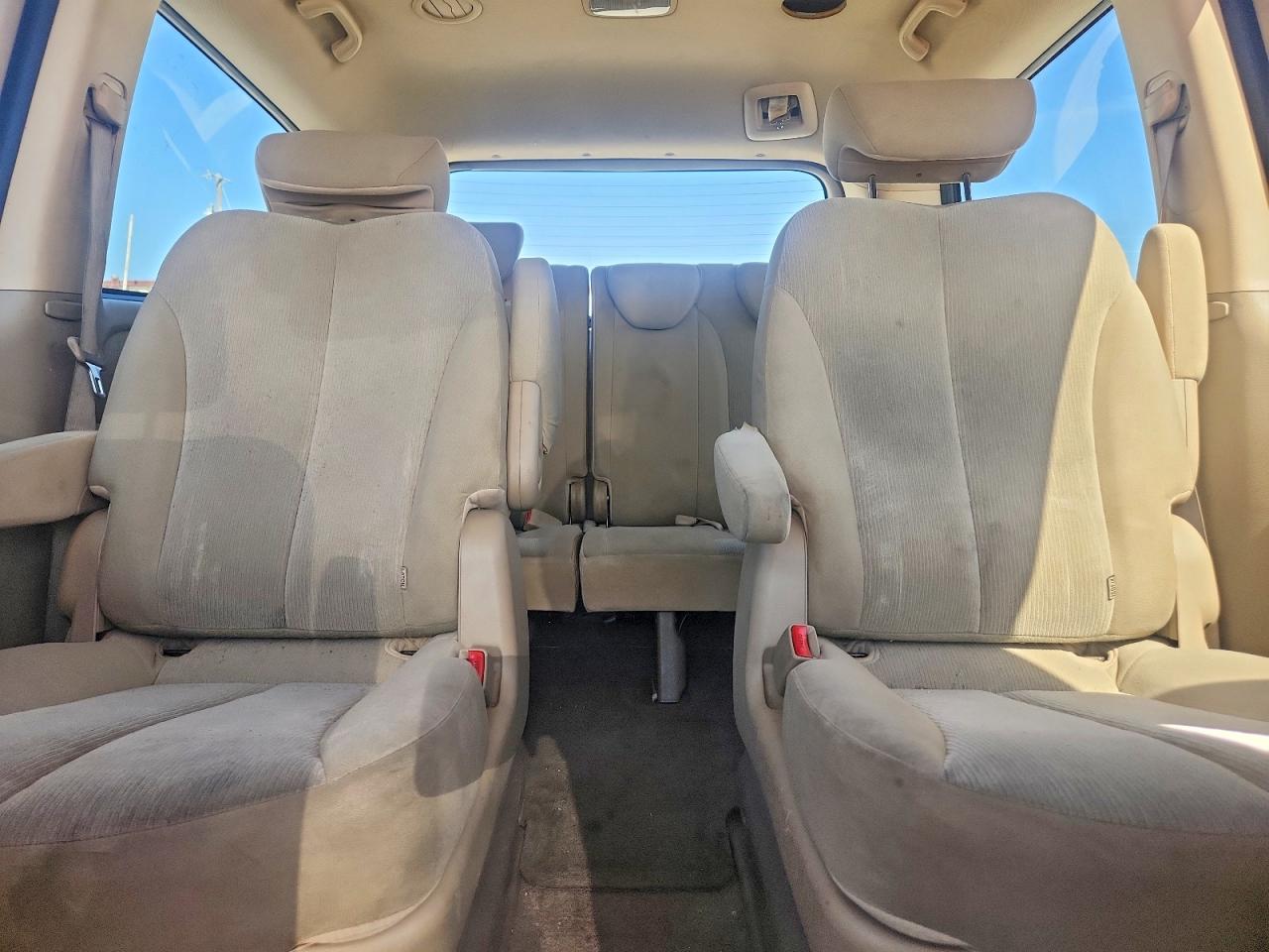 2009 Kia Sedona Lx Gold vin: KNDMB233196304316