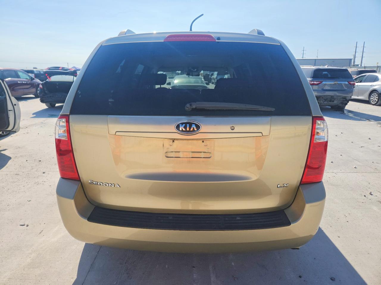 2009 Kia Sedona Lx Gold vin: KNDMB233196304316